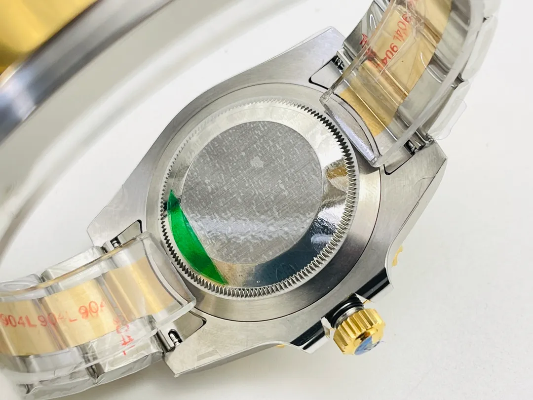 [VS Factory2022 inherits the past and connects the future with the upgraded version of V2, creating a new era of water ghosts] One watch, one card and one code, filling the gap in the market. The most cost-effective Rolex Submariner 40MM watch is shockingly released! [Technical Advantages] 1⃣️The diameter is 40MM. The water ghost is equipped with a genuine substitute clean ring. The green ghost is emerald green and translucent, and the black ghost is as deep as ink. 2⃣️The literal radial pattern has a delicate gloss, the green color is consistent with the original product, almost zero color difference, the luminous filling is full, and the brightness is long-lasting. 3⃣️904 consumable steel is used to create a hard watch body, which is polished with craftsmanship from the inside to the outside. The case size data is perfectly restored and can be interchanged with genuine products. 4⃣️The strap is smooth and made of the same 904L. The details of the strap and buckle are chamfered and polished. It feels soft and comfortable and the operation is effortless. 5⃣️New generation 3135 movement, real KIF shock absorber, more reliable and stable. 6⃣️The waterproof performance is comparable to the genuine product - the screw-in outer ring, bottom cover and winding crown system, combined with the middle case, perfectly demonstrate the waterproof performance of the consumable watch case. VS has improved many shortcomings of past submariners, and also given a higher cost performance, benefiting the majority of watch lovers. VS Factory2022’s ingenious masterpiece welcomes all watch friends to taste it!