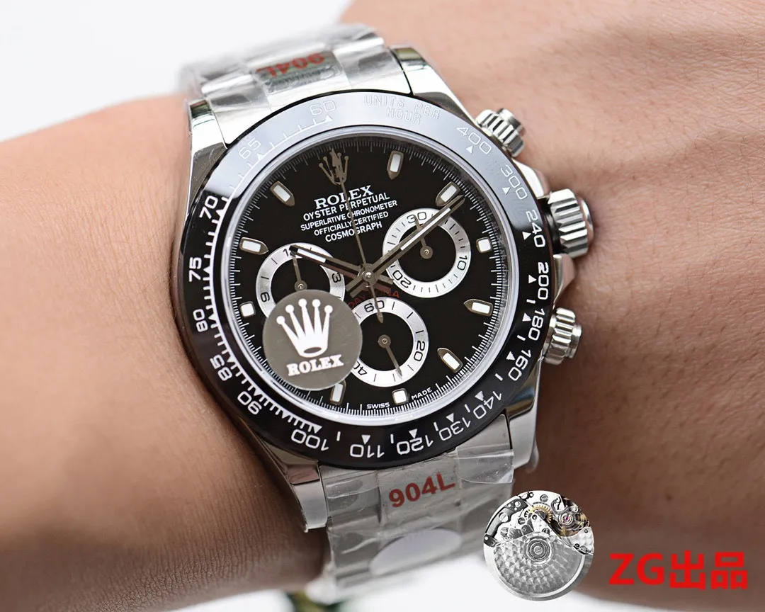 Rolex Cosmograph Daytona Series [Movement] A customized three-eye enlarged version of the fully automatic mechanical movement is used to make the three function dials consistent with the original. Each watch is strictly inspected before leaving the factory. [Case] ​​Original mold opening. Same price. Only one of them. 🎈🎈40mm The background texture of the disk has been filtered and corrected countless times to ensure that it is 100% consistent with the original. The Rolex metal LOGO on it is molded separately, and it can be compared to the original in terms of three-dimensionality and roundness. Easy-to-read Chroma light luminous display equipped with long-lasting luminous material [waterproof] 50 meters. 🌊🌊Perfect details ensure that every piece is delivered to the customer. It will 🉐️ receive good reviews🏅️🏅️ [Watch Mirror] Flat sapphire mirror is scratch-resistant, the effect will never be ghosted, and it is consistent with the original product. ⚠⚠The six-character bit is upgraded to a small crown with anti-counterfeiting that is consistent with the original 👑 (pay attention to the details) [Buckle] Made of imported 316S steel and polished from 1:1 parts. The inner side is sanded and corroded by the Rolex steel seal. The outer buckle safety ring is exactly the same as the original one.