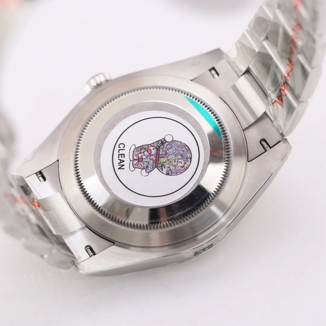 The Rolex Oyster Perpetual 41 series 1⃣️ is equipped with Rolex’s new 3230 integrated movement; 2⃣️ The 41mm diameter of the watch is consistent with the original; 3⃣️ The dial has polished nails and top-notch Swiss ice blue luminous, which is consistent with the original Rolex The light is consistent; 4⃣️Super 904 steel material, mirror sapphire glass; 5⃣️The watch strap is made of top-notch Oyster steel three-lattice links, giving the wrist the highest and best comfort. Every ultimate detail is the sincerity of the factory's ingenuity! ! ! Factory quality! Welcome to reprint!