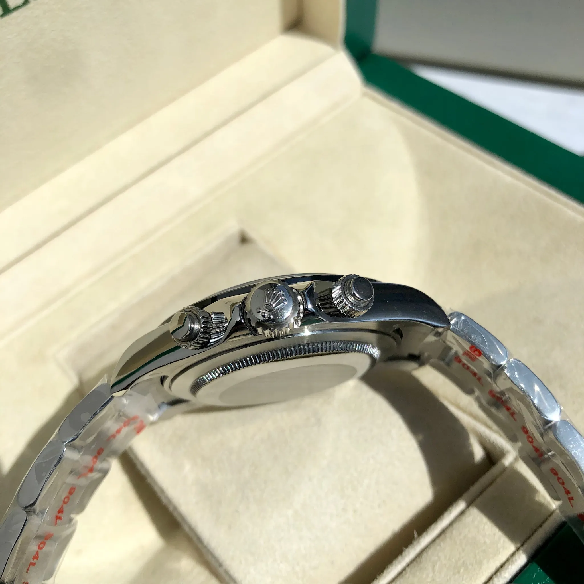 【High-end replica】💰1160! Customized all-in-one machine 💰1720! Rolex Daytona Series [Diameter] 40mm [Movement] Equipped with imported fully automatic mechanical movement [Ring] Imported finely polished ring/ceramic ring [Mirror] Scratch-resistant sapphire glass mirror [Material] Imported 316L stainless steel case [Strap] Stainless steel three-bead strap/high-quality tape [Buckle] Original buckle Super high quality, more beautiful in kind, market exclusive! Classic men's casual watch, the standard accessory for successful men, allowing you to wear it once and for all!