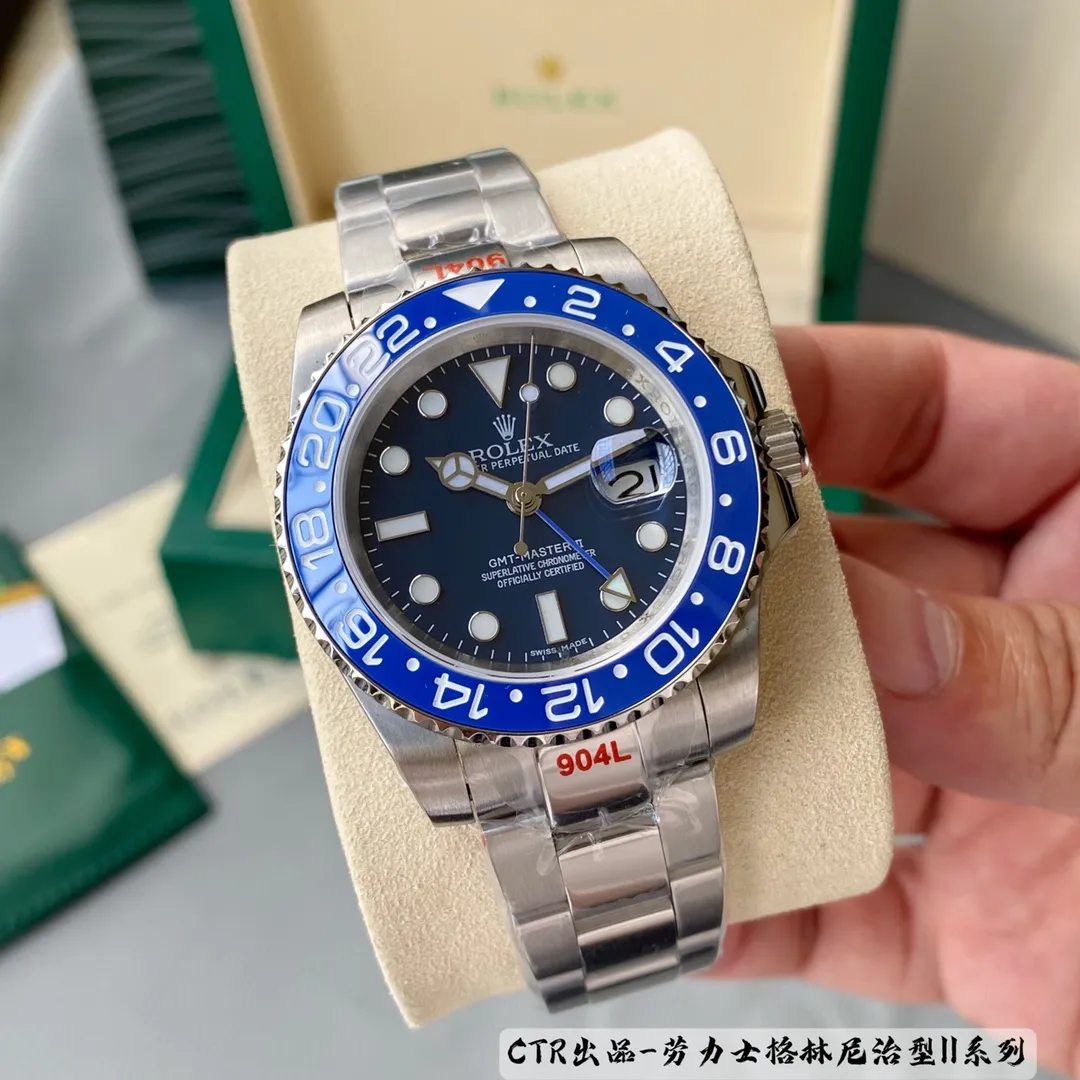 【High-end replica】💰1160! 【Customized all-in-one machine】💰1720! Rolex GMT-Master II series GMT-Master GMT single product hot model 🔥Re-engraved all visible appearances of the original, far surpassing the so-called "imitation machine" with the same craftsmanship, giving full play to the quality of the big manufacturer, meeting all kinds of "B" scenes [Color] [Movement] Imported Citizen 9015 all-in-one machine movement, factory movement detection and adjustment, the appearance details are synchronized with the original genuine product! It is truly both inside and outside [strong] [Literal] It is equipped with the high-quality surface of Laojia, the super original synchronous luminous color, strong durability, and the scale has no spots and flaws, and continues to lead the market in literal quality of the same level [Ring] It is equipped with the original ceramic ring, and the ring scale is delicate and well-proportioned, which can be compared with the big manufacturers. [Case] 316 stainless steel case, scratch-resistant sapphire crystal glass mirror, anti-reflective convex magnifying (2.5-digit) calendar window, magnification synchronized with the original, clear and transparent reading of time and calendar [strong] 🔥Top product, high quality products constantly🔥