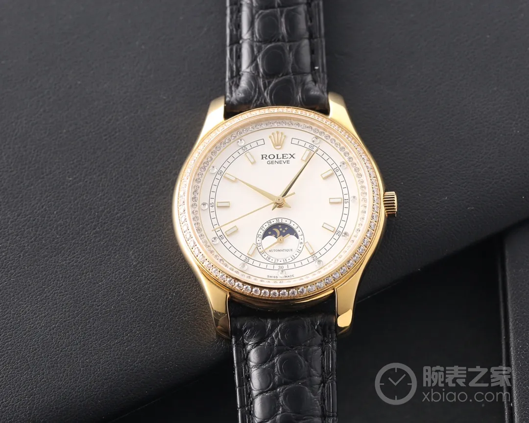 【Foreign trade import】💰4500! Rolex-Cellini Moon Phase 🔥． The Mingdian watch moon phase series adheres to the consistent tradition of Rolex, and more beautifully combines the 6-digit calendar with the sun and moon astrology that is popular among watch lovers. Whether it is the classic and timeless dial design, or the cool polygonal lines carved from stainless steel or rose gold, it is no exception. It also uses the Swiss ETA2824-3 movement, which has a 6-digit calendar and large moon phase, and a watch diameter of 40*10. Sapphire glass. Cowhide pin buckle. Exquisite work, enjoy the ultimate luxury! Welcome to reprint!