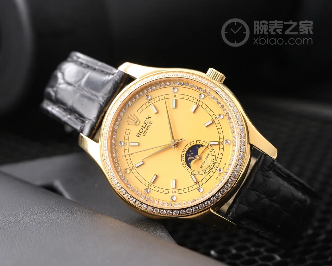 【Foreign trade import】💰4500! Rolex-Cellini Moon Phase 🔥． The Mingdian watch moon phase series adheres to the consistent tradition of Rolex, and more beautifully combines the 6-digit calendar with the sun and moon astrology that is popular among watch lovers. Whether it is the classic and timeless dial design, or the cool polygonal lines carved from stainless steel or rose gold, it is no exception. It also uses the Swiss ETA2824-3 movement, which has a 6-digit calendar and large moon phase, and a watch diameter of 40*10. Sapphire glass. Cowhide pin buckle. Exquisite work, enjoy the ultimate luxury! Welcome to reprint!