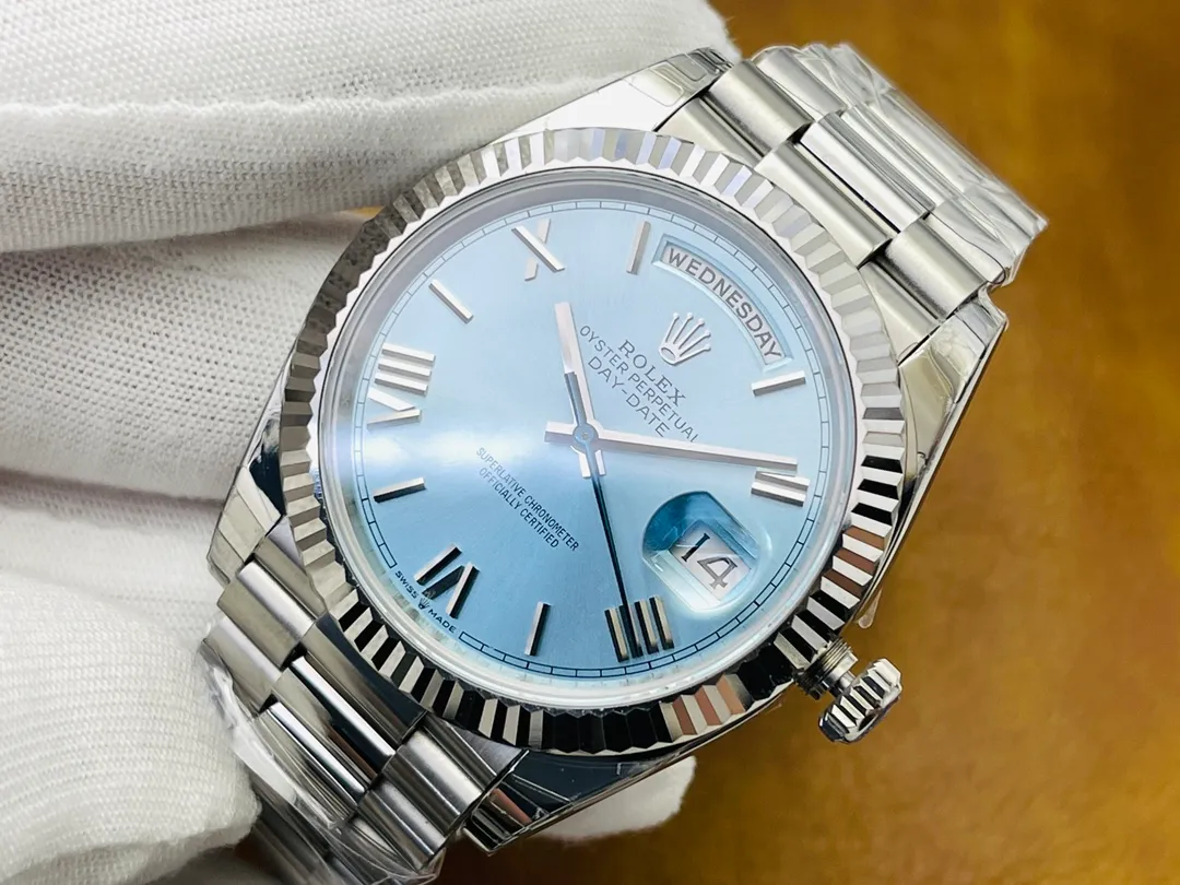 [VR Factory 2023 Wall Crack Recommendation Pays Tribute to Classics] The market’s top replica version of the Rolex Datejust Day-of-the-Day Watch Series 40MM is a model for classic watches. Details: 1⃣️ Equipped with 2836 movement machinery, not an ordinary version in the market. 2⃣️The overall material is made of 904L fine steel. The curvature of the side of the case is polished in place, and the thickness of the side is consistent with the original. 3⃣️Classic dog tooth ring, the platinum (electroplating) ring mouth presents a radiant light effect that is infinitely close to the original version, and the triangular pit pattern is clean and neat. 4⃣️The watch mirror is made of real sapphire crystal glass, which increases the transparency of the watch. At the same time, it has been treated with anti-glare technology, making it very convenient to read watch data and has high hardness. 5⃣️The only synchronous original thickness in the market is 11.5MM!  VR Factory2023 creates classic and ingenious masterpieces. Welcome all friends to taste it!