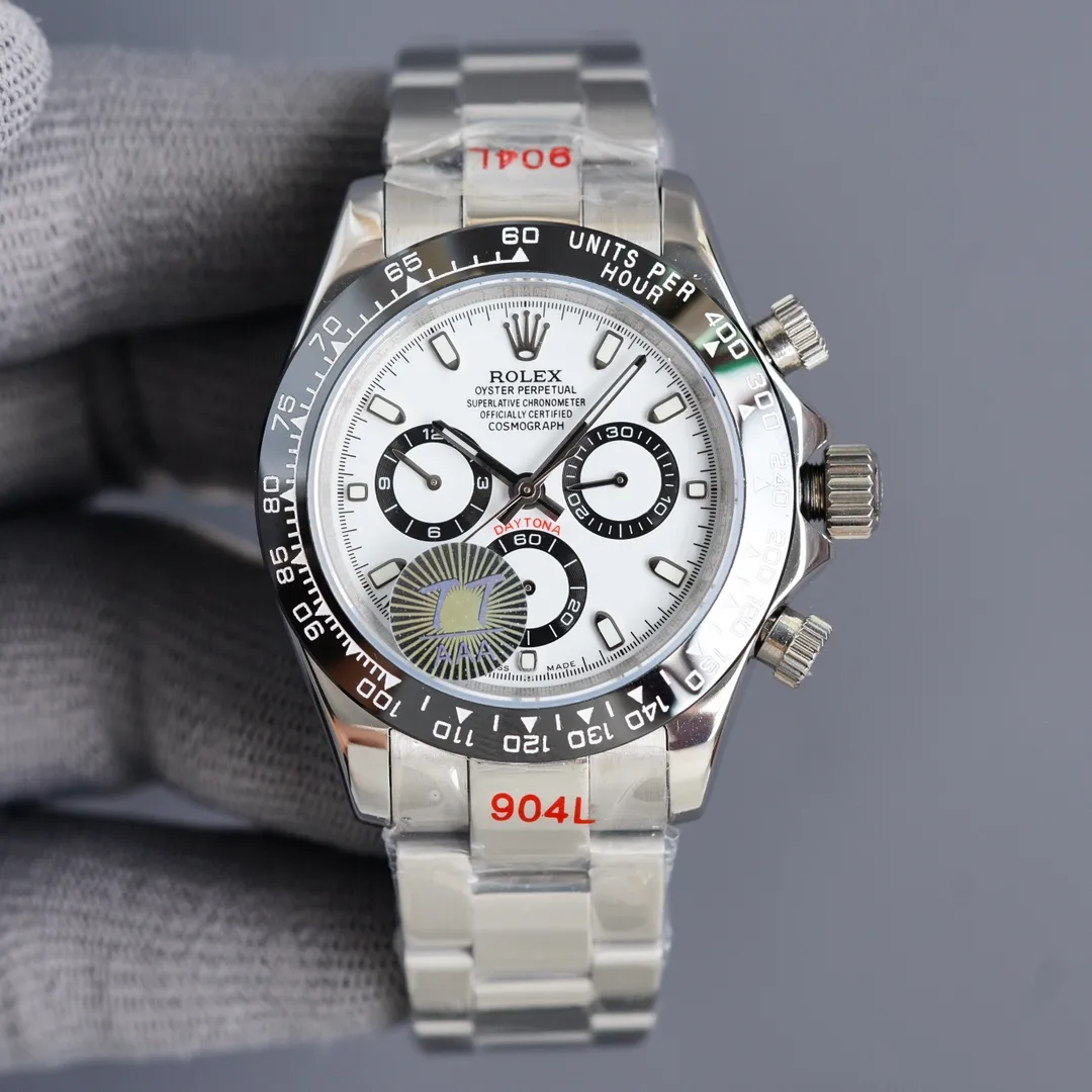 【Foreign trade import】💰2400! TT Factory August "Upgraded Version" 8⃣️🈷️Major Upgrade: The letter adopts the latest technology "self-priming" luminous technology. The brightness is twice that of the 2020 version. The color is corrected and the light is more durable. It is full of texture. Figure 5⃣️shown⚠️⚠️ Tt Factory deeply understands the customer's heart and creates high-quality, cost-effective watches with "craftsmanship". "Check every layer" and "lock tightly" just for you. Enjoy the charm on your wrist! ! ! [Rolex Cosmograph Daytona Series] [Movement] A customized three-eye enlarged version of the fully automatic mechanical movement is used to make the distance between the three function dials the same as the original. [Case] ​​40mmX13mm deep black ceramic solid outer ring with speed scale (real ceramic technology, non-scratchable, never fade, texture consistent with the original) [Dial] The function dial font and the dial logo are superimposed on the printing process, and there will be a slight bulge when viewed from the side. The background texture of the disk has been filtered and corrected countless times to ensure that it is 100% consistent with the original. The Rolex metal LOGO on it is separately molded, and it can be compared to the original in terms of three-dimensionality and roundness. The easy-to-read Chroma light luminous display is equipped with long-lasting luminous material. [Mirror] Flat sapphire crystal glass is scratch-resistant, and the effect will never be ghosted, consistent with the original product. ⚠️⚠️ (Six-digit Rolex’s unique anti-counterfeiting mark, small crown👑) [Buckle] Made of imported 316 steel and polished from 1:1 parts. The inner side is sanded and corroded by the Rolex steel seal. The external buckle safety ring is exactly the same as the original one. ⌚️⌚️ Produced by Tt factory, perfect in every detail.