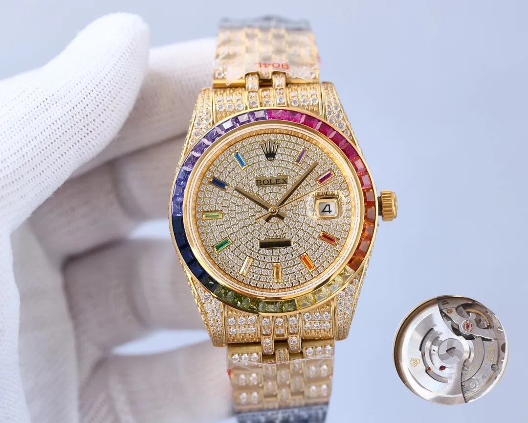 Rolex Diary Full of Diamonds! ! 41mm diameter! Using 3255 fully automatic mechanical movement! Rolex luxury 18k nanotechnology! 5 sets of original diamond straps! Carefully crafted with 2,300+ AAA zircons! Be sure that the inlay technology is not the ordinary diamond-laying technology on the market! ! (If diamonds fall out due to non-human factors within 5 years, they will be replenished free of charge), which makes the sparkling effect under the light even better! Best for gift giving! Brand new with 5 sets of full diamond steel belts! 41mm original size, using fully automatic imported mechanical Japanese original movement (purely imported movement! Non-artificial 5-year warranty), sapphire scratch-resistant glass mirror, 18k vacuum plating that will never fade, the best luxury recommendation for gifts! ! !