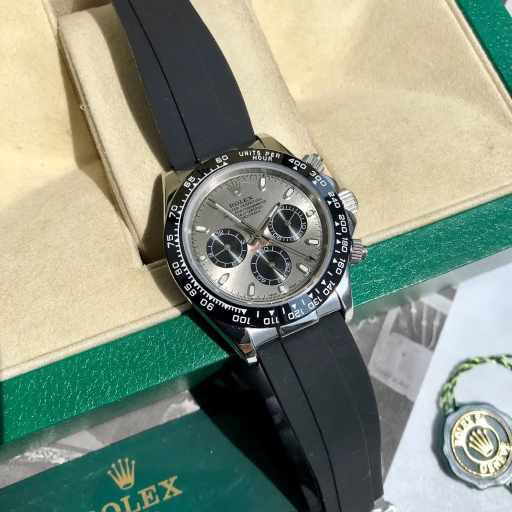 【High-end replica】💰1160! Customized all-in-one machine 💰1720! Rolex Daytona Series [Diameter] 40mm [Movement] Equipped with imported fully automatic mechanical movement [Ring] Imported finely polished ring/ceramic ring [Mirror] Scratch-resistant sapphire glass mirror [Material] Imported 316L stainless steel case [Strap] Stainless steel three-bead strap/high-quality tape [Buckle] Original buckle Super high quality, more beautiful in kind, market exclusive! Classic men's casual watch, the standard accessory for successful men, allowing you to wear it once and for all!