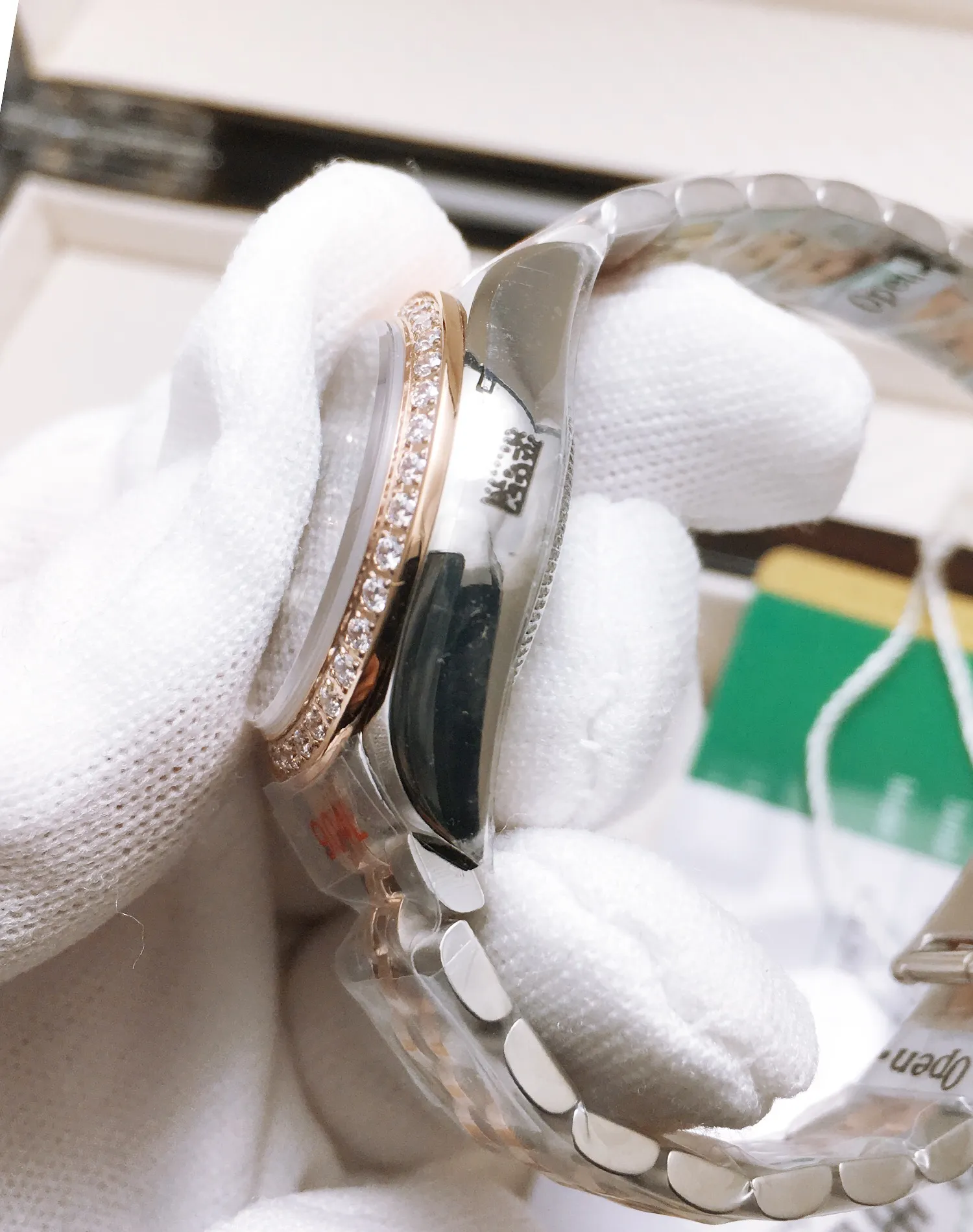 【Top Replica】💰4900! Top-notch workmanship from Taiwan factory [ZL Factory 2021 new masterpiece highly recommended] the latest Rolex Women’s Datejust 28MM Datejust watch! 1⃣️The case diameter remains the same as the original 28MM. The stainless steel watch case is forged from 904L stainless steel, which is durable! 2⃣️With the original imported Japanese movement, more goddesses have multiple choices. The performance is extremely stable. Its shock resistance and geometric structure enable the movement to maintain regular operation in any position. 3⃣️The triangular grooved bottom cover is tightened with special tools to completely seal the watch case. The winding crown adopts a double buckle lock dual waterproof system and is firmly screwed to the watch case, making it more waterproof. 4⃣️A small window convex lens is installed at 3 o'clock to enlarge the date display of the watch, making it easier to read the date. The waterproof Oyster case of the women's journal type provides the best protection for the high-precision movement! 5⃣️904L watch strap and new double-headed connection method under the outer ring (can be used with the original), concealed folding crown buckle, opened with an articulated Rolex crown logo. 6⃣️One watch, one card, one code. Every exquisite detail is the sincerity of the ingenuity developed by the Taiwan factory!