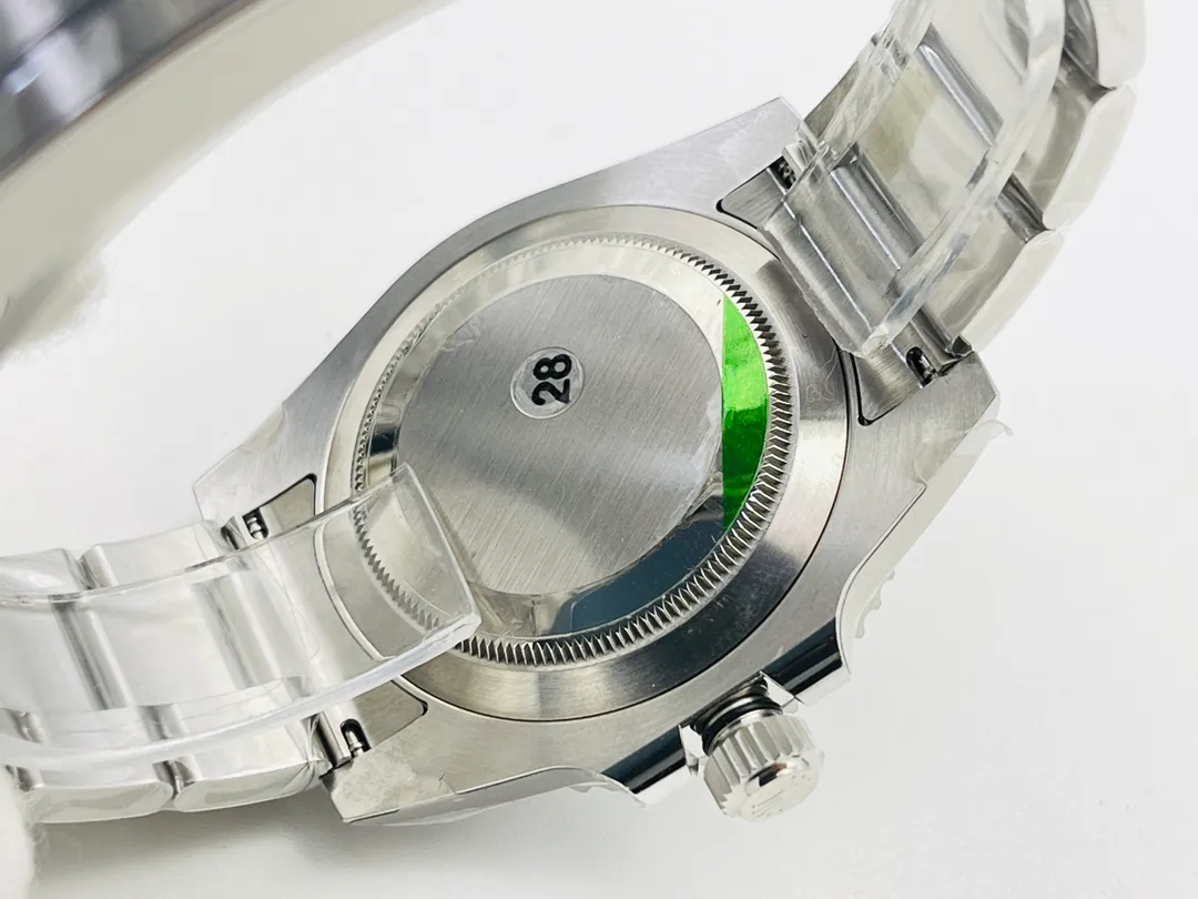 [VS Factory2022 inherits the past and connects the future with the upgraded version of V2, creating a new era of water ghosts] One watch, one card and one code, filling the gap in the market. The most cost-effective Rolex Submariner 40MM watch is shockingly released! [Technical Advantages] 1⃣️The diameter is 40MM. The water ghost is equipped with a genuine substitute clean ring. The green ghost is emerald green and translucent, and the black ghost is as deep as ink. 2⃣️The literal radial pattern has a delicate gloss, the green color is consistent with the original product, almost zero color difference, the luminous filling is full, and the brightness is long-lasting. 3⃣️904 consumable steel is used to create a hard watch body, which is polished with craftsmanship from the inside to the outside. The case size data is perfectly restored and can be interchanged with genuine products. 4⃣️The strap is smooth and made of the same 904L. The details of the strap and buckle are chamfered and polished. It feels soft and comfortable and the operation is effortless. 5⃣️New generation 3135 movement, real KIF shock absorber, more reliable and stable. 6⃣️The waterproof performance is comparable to the genuine product - the screw-in outer ring, bottom cover and winding crown system, combined with the middle case, perfectly demonstrate the waterproof performance of the consumable watch case. VS has improved many shortcomings of past submariners, and also given a higher cost performance, benefiting the majority of watch lovers. VS Factory2022’s ingenious masterpiece welcomes all watch friends to taste it!