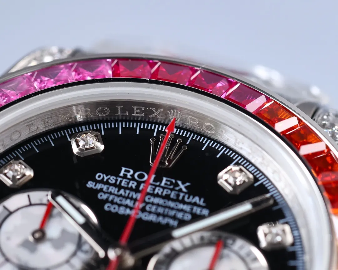 【Top replica】💰4500! Rolex Daytona New Universe Chronograph Daytona 904L Steel Watch Rainbow Di This latest design combines high technology and extraordinary beauty. [Case] ​​Size is 40mm. The Oyster case is guaranteed to be waterproof to 100 meters. The case is made of a solid piece of 904L steel. [Ring] The inlay is optimized according to the 36 gemstones with the most coordinated color gradient transition from the original factory. The height and angle are consistent, and the refraction effect is very beautiful. [Dial] Literally, each chronograph dial is refracted due to different light. The color is bright and bright, and the small eye position is aligned with the original, which is unique. [Mirror Surface] The mirror surface is made of sapphire crystal and is not easily scratched. [Movement] It adopts 7750 movement, which is efficient, accurate and stable. [Watch Strap] The watch is equipped with a folding buckle, which is also made of 904L steel. The buckle has a fine-tuning device that can be adjusted to fit the wrist very well. 🔥Top quality products are constantly produced🔥
