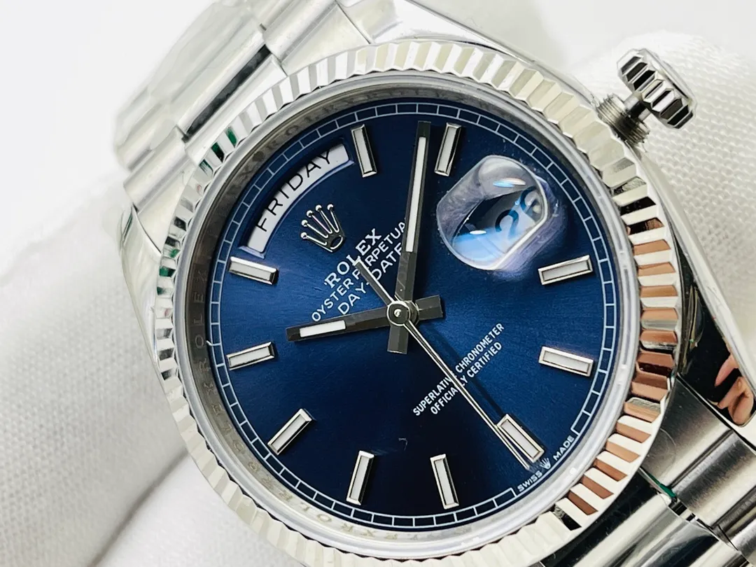 【High-end replica】💰1300! 【Customized all-in-one machine】💰1900! 【Top Replica】💰Private chat! Rolex DAY-DATE weekly diary series! Diameter 40, 36 mm, details: 1⃣️Perfect big day-small calendar disk, super luminous needle, double-bright sapphire glass, the watch case is made of fine steel and uses real K gold plating to solve the problem of darkening and fading of gold watches! 2⃣️ Equipped with 2836 movement machinery, zero repairs! 3⃣️[Watch strap] Head-shaped three-lattice arched link, the head piece is assembled in five pieces, the buckle engraving details are more in place, and the overall details are more delicate and comfortable! 4⃣️What’s more worth mentioning is that this updated version has solved the problem of three-dimensionality of the 12 o’clock Rolex Crown LOGO that has not been solved in previous versions. The literal printing three-dimensionality and the scale stone have abandoned the previous zircon and used Swarovski artificial crystal diamonds. No matter the cost, they only strive for perfection. It can be said that it is extremely attentive and perfectly demonstrates the spirit of craftsmanship. DR Factory redefines the highest quality Rolex, allowing you to buy it once and for all!