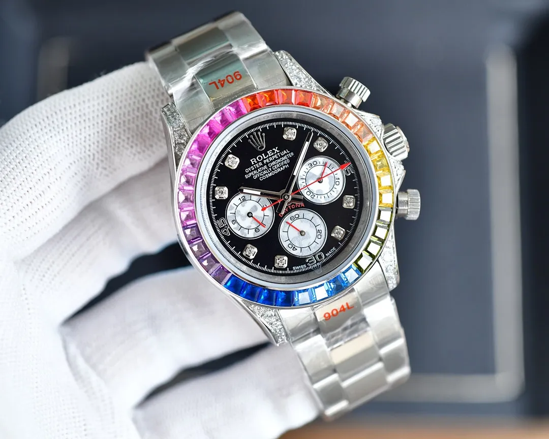 【High-end replica】💰1520! The Rolex-Rainbow Daytona inlay is optimized according to the 36 gemstones with the most coordinated color gradient transition from the original factory. The height and angle are consistent, and the refraction effect is beautiful. Each chronograph counter literally refracts due to different light, and the color is bright and bright. It is equipped with a fully automatic mechanical movement, a 316 stainless steel solid three-bead easy-adjustable strap, a mineral super mirror, 40mm✖️13 polished and exquisitely polished!