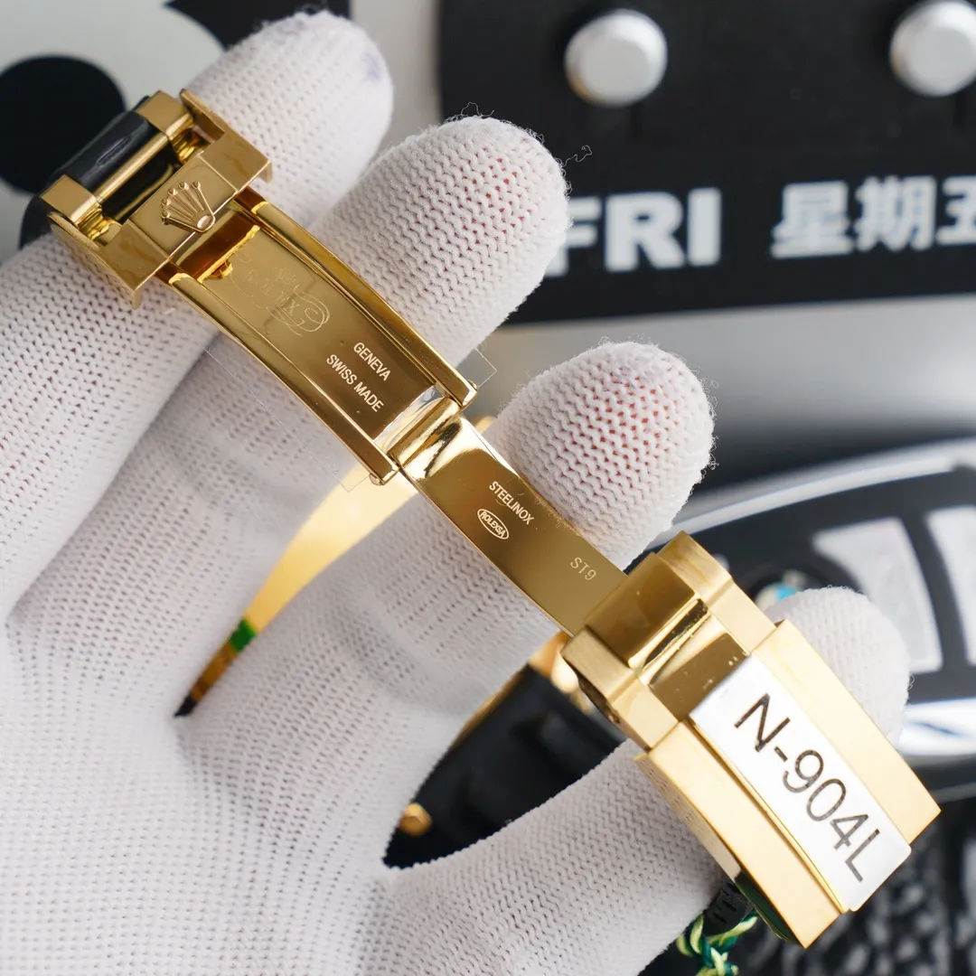 【High-end replica】💰1160! 【Top Replica】💰Private chat! Rolex Daytona exclusive quality 904 version top replica version: ROLEX Rolex Daytona Yu! Daytona chronograph watch 904l stainless steel screw-in crown and button adopts 4130 automatic mechanical chronograph running seconds movement, efficient, accurate and stable. Table diameter 40mm, thickness 12.2mm, gray and white goldi, full rose goldi, goldi, green goldi, steel Di, Shawn Yue's same model, ice blue Di, panda Di. The real pictures are top replicas!