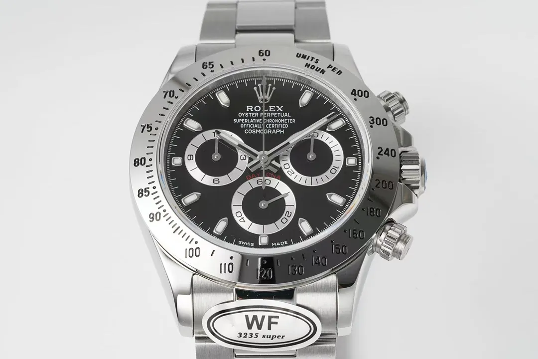 【Top replica】💰4500! Rolex Daytona is coming! A one-to-one replica of the original! All dials are carefully crafted and developed based on original genuine dials as templates! 904L fine steel 1:1 genuine replica manufacturing! Ultra-high precision polishing and detail processing! The bevel edge of the glass has the correct curvature, high transparency and good texture! The white steel scale ring and ceramic ring are oil-filled and electroplated with exquisite effects! Each one is literally an original genuine substitute dial! Unmatched by high imitations on the market! It is a special dial for k gold replica watches! The original luminous nails and hands have been successfully reproduced! Case and strap details! They are all authentic products! Different styles, different shell shapes, different connections! Every detail is in place! Make sure every style is correct! It is the only one on the market that truly does it with care!