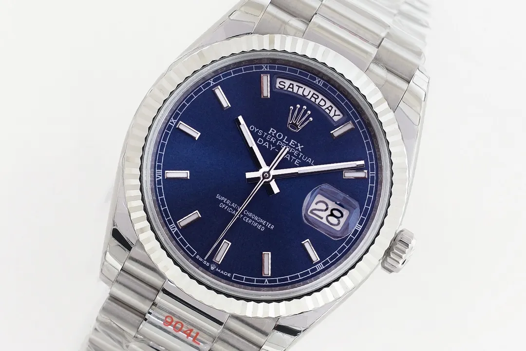 【High-end replica】💰1300! 【Customized all-in-one machine】💰1900! 【Top Replica】💰Private chat! EW Rolex Day-Date 36 Series 1⃣️With 3255 movement, the quality is stable and reliable; 2⃣️The thickness is 12mm consistent with the original: the diameter of the watch is 36mm; [Correction of other versions on the market, the size and thickness of other versions are wrong, fake at first glance] 3⃣️The dial is equipped with 18ct gold, inlaid with diamonds, and square diamonds at 6 and 9 o'clock; 4⃣️ One-piece middle case, screw-in bottom cover and winding crown; 5⃣️Top-grade workmanship, each strap fits perfectly with the lugs, giving the highest comfort to the wrist; Every extreme detail is the sincerity of the EW factory's ingenious development! ! This picture was taken as a top-notch replica!