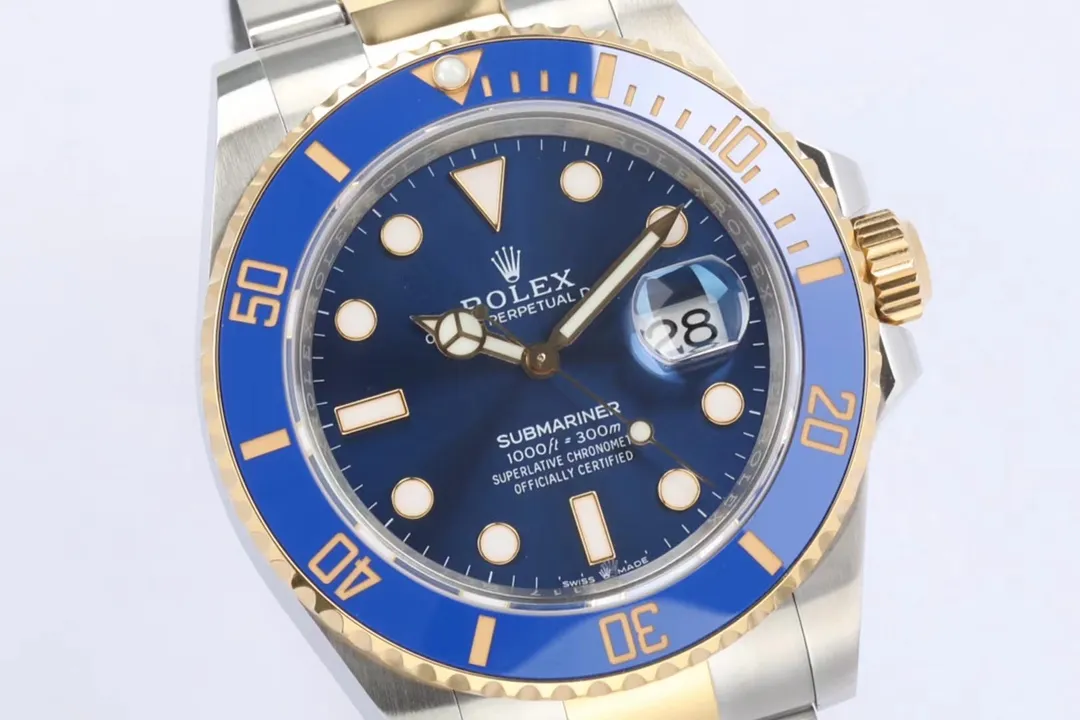 【High-end replica】💰1160! 【Customized all-in-one machine】💰1720! 【Top Replica】💰Private chat! Rolex Submariner 41 series (original mold opening) 1⃣️With Rolex's new 3235 movement; 2⃣️Same thickness as the original 12.5mm: case diameter 41mm; sapphire mirror; 3⃣️Solid central axis; polished nails; top-notch Swiss ice blue luminous, consistent with Rolex's original luminous; 4⃣️High-pass transparent sapphire mirror; 5⃣️Top workmanship, each strap fits perfectly with the lugs, giving the wrist the highest comfort. This picture was taken as a top-notch replica!