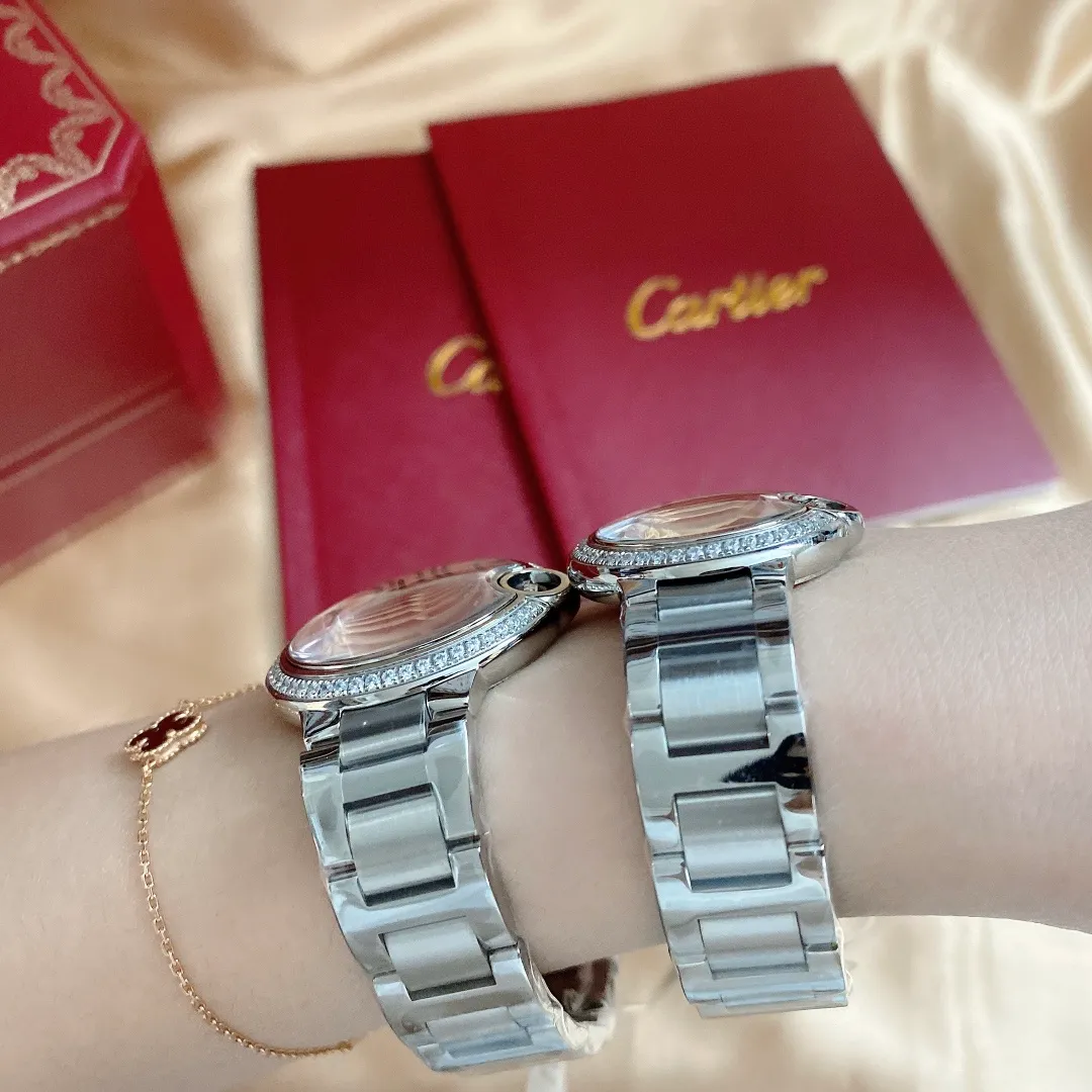 [High-end replica] 💰1720 each! Cartier "Cartier" movement: Swiss imported quartz movement, original 1:1 replica 33/28MM, convex curved case, sapphire glass, guilloche dial, sword-shaped hands. In the world of Cartier watchmaking, the Ballon Bleu blue balloon watch is famous for its delicate style and elegant style.