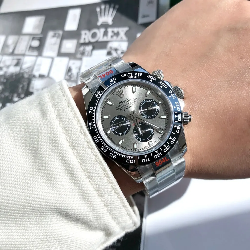 【High-end replica】💰1160! Customized all-in-one machine 💰1720! Rolex Daytona Series [Diameter] 40mm [Movement] Equipped with imported fully automatic mechanical movement [Ring] Imported finely polished ring/ceramic ring [Mirror] Scratch-resistant sapphire glass mirror [Material] Imported 316L stainless steel case [Strap] Stainless steel three-bead strap/high-quality tape [Buckle] Original buckle Super high quality, more beautiful in kind, market exclusive! Classic men's casual watch, the standard accessory for successful men, allowing you to wear it once and for all!