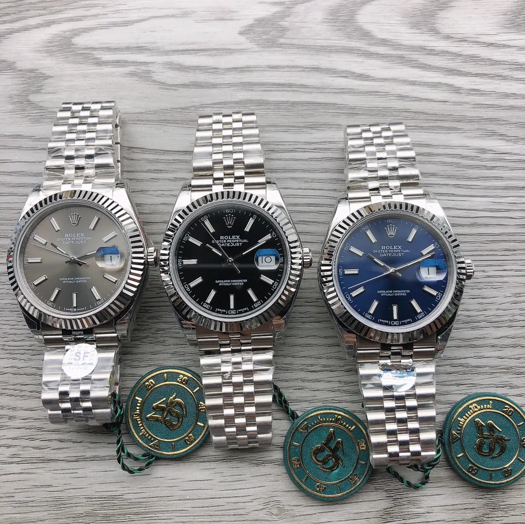 Rolex ROLEX 🎮 Datejust 1:1 original mold opening, equipped with 3235 movement, size 39.5*12.5mm, the latest 6-digit crown small logo. 904L stainless steel case is carefully polished and strictly controlled to ensure that the version is in place. The crown continues the waterproof system of the lock, just like the original. 🎮The elegant solid link strap is also made of 904L stainless steel. It is full of texture and comfortable to wear. The buckle is the same as the original one and has a 5mm easy-adjustable link exhibition system. The watch mirror is made of sapphire and is scratch-resistant and waterproof to 50 meters. Each watch is strictly tested before leaving the factory to ensure quality! 🎮Sanjie exquisitely recommends men’s mechanical watches. SJ carefully creates ultra-realistic photo shoots for you.