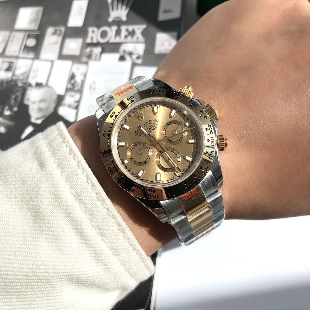 【High-end replica】💰1160! Customized all-in-one machine 💰1720! Rolex Daytona Series [Diameter] 40mm [Movement] Equipped with imported fully automatic mechanical movement [Ring] Imported finely polished ring/ceramic ring [Mirror] Scratch-resistant sapphire glass mirror [Material] Imported 316L stainless steel case [Strap] Stainless steel three-bead strap/high-quality tape [Buckle] Original buckle Super high quality, more beautiful in kind, market exclusive! Classic men's casual watch, the standard accessory for successful men, allowing you to wear it once and for all!
