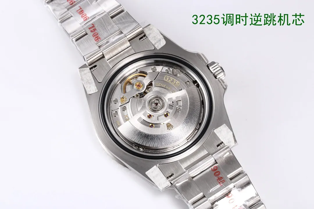 The latest 2022 Rolex, quality-guaranteed style, unique three-in-one code, comes with NFC proximity card, pictures and truth. You can watch the video induction effect. Genuine open mold with a new shell type with a diameter of 41mm (not modified from a 40mm shell), equipped with a new 3235 movement, a time-adjustable reversible movement, consistent with the original version, and a 72-hour kinetic energy storage. That’s right, 72 hours. The actual kinetic energy storage time of 3235 movement and 2824/2836 on the market is about 38 hours, and can only be stored for one night. The new 3235 movement has been tested and can be used non-stop for a weekend, truly once and for all. The first batch will enjoy a 50% discount on accessories upgrade service within three years, so you can enjoy worry-free upgrades. Look for VS quality assurance, look for VS unique number, 2R20X680, unique design, exclusive quality.