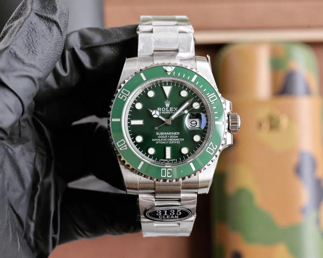 【High-end replica】💰1160! 【Customized all-in-one machine】💰1720! 【Top replica】💰3300! Factory C 3135 integrated movement Rolex Submariner super high-quality replica. The wonderful details of the entire watch are as follows: 1. The entire watch is made of 904L fine steel! The case and strap are reproduced 1:1, and the details are perfectly restored to the original! 2. Use 7 ultra-high-cost original genuine substitute surfaces! The high-precision pot-lid-shaped dial is paired with original Swiss luminous combination nails and hands! 3. Use Swiss 3135 integrated movement! The appearance parts of the movement are consistent with the original ones! Accurate travel time and powerful kinetic energy! The calendar printing is excellent! Take your pick! This picture was taken as a top-notch replica!