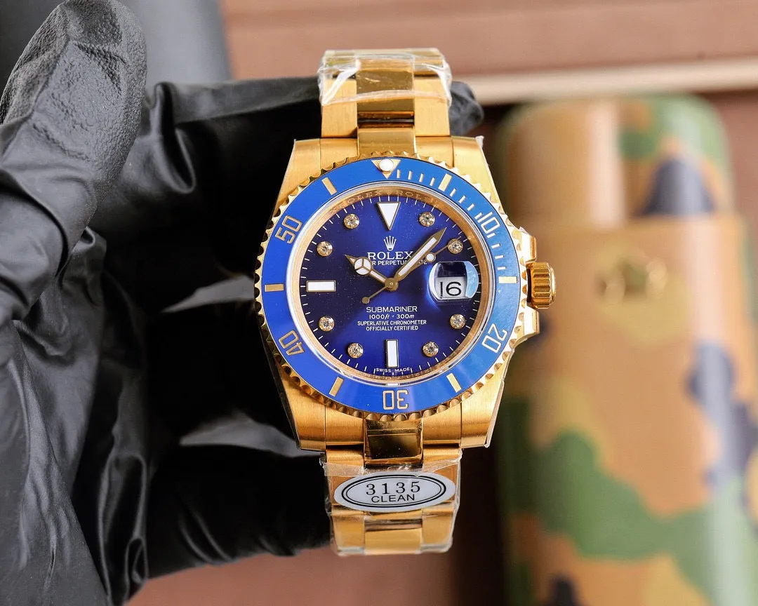 【High-end replica】💰1160! 【Customized all-in-one machine】💰1720! 【Top replica】💰3300! Factory C 3135 integrated movement Rolex Submariner super high-quality replica. The wonderful details of the entire watch are as follows: 1. The entire watch is made of 904L fine steel! The case and strap are reproduced 1:1, and the details are perfectly restored to the original! 2. Use 7 ultra-high-cost original genuine substitute surfaces! The high-precision pot-lid-shaped dial is paired with original Swiss luminous combination nails and hands! 3. Use Swiss 3135 integrated movement! The appearance parts of the movement are consistent with the original ones! Accurate travel time and powerful kinetic energy! The calendar printing is excellent! Take your pick! This picture was taken as a top-notch replica!