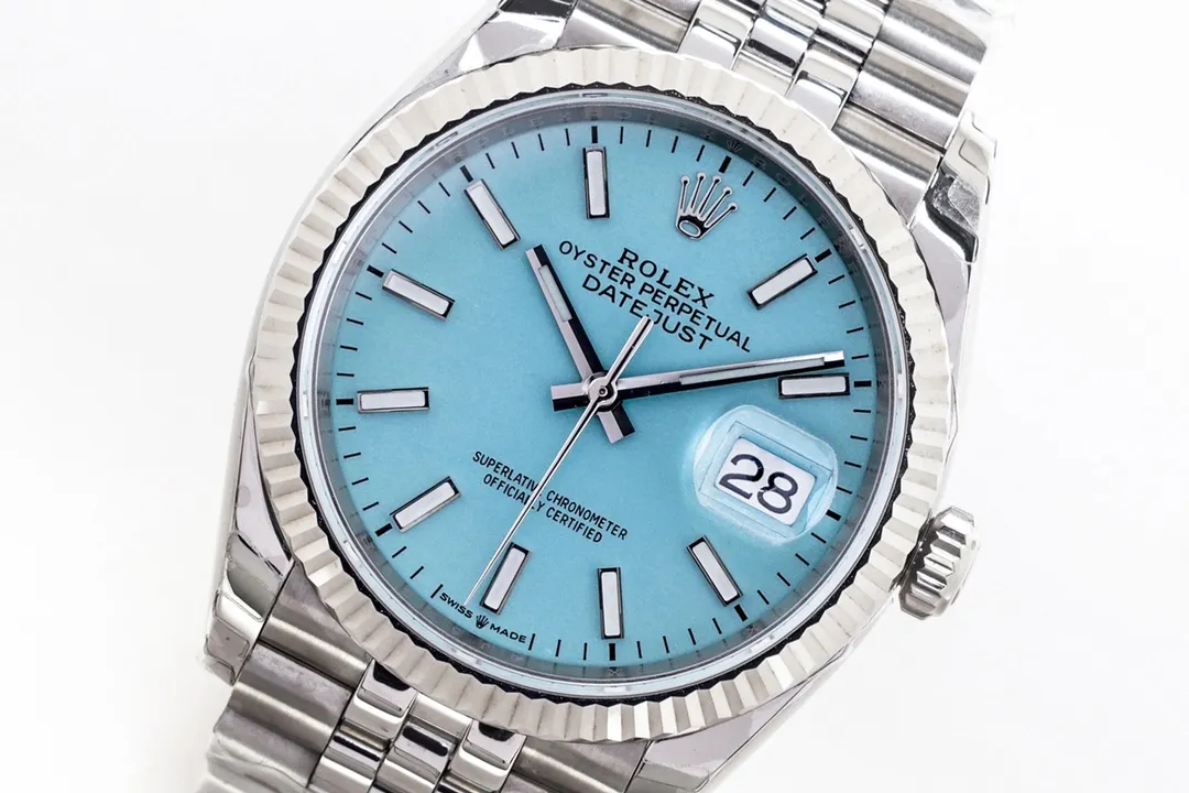 【High-end replica】💰1360! 【Customized all-in-one machine】💰1920! 【Top Replica】💰Private chat! ! ! [2023 New Style] Rolex Datejust 36 Series ① Exclusively customized 3235 movement, kinetic energy storage up to 72 hours, stable and reliable quality; ② Case: same size and thickness as the original; ③ Text: polished nails, top Swiss ice blue luminous, delicate shading, color matching; ④ Glass: sapphire glass with 2.5x magnifying glass effect, transparent glass; ⑤Watch strap: Top-notch workmanship. Each strap fits perfectly with the lug, giving the wrist the highest comfort. Produced by EW, it must be a high-quality product. Every extreme detail is the sincerity of the EW factory’s ingenuity and development; this picture is a real shot of a top-grade replica!