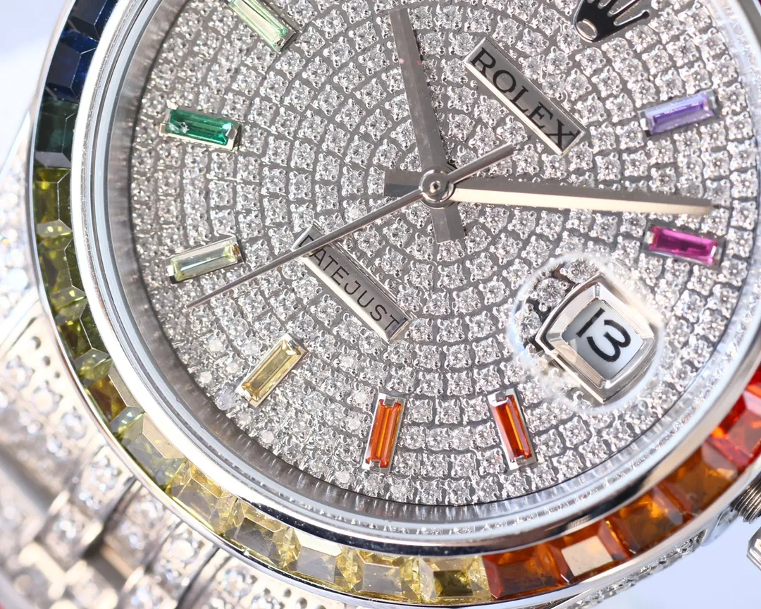 Rolex Diary Full of Diamonds! ! 41mm diameter! Using 3255 fully automatic mechanical movement! Rolex luxury 18k nanotechnology! 5 sets of original diamond straps! Carefully crafted with 2,300+ AAA zircons! Be sure that the inlay technology is not the ordinary diamond-laying technology on the market! ! (If diamonds fall out due to non-human factors within 5 years, they will be replenished free of charge), which makes the sparkling effect under the light even better! Best for gift giving! Brand new with 5 sets of full diamond steel belts! 41mm original size, using fully automatic imported mechanical Japanese original movement (purely imported movement! Non-artificial 5-year warranty), sapphire scratch-resistant glass mirror, 18k vacuum plating that will never fade, the best luxury recommendation for gifts! ! !