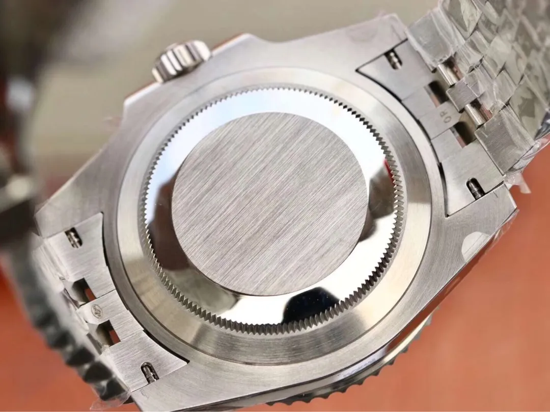 【High-end replica】💰1160! 【Customized all-in-one machine】💰1720! [Top replica] Private chat! ! ! The Rolex Greenwich [GMT-Master II] is one of Rolex's best-selling watches. It is equipped with a real ceramic ring and platinum fonts. The imported 9015 all-in-one mechanical movement has stable and reliable quality. The diameter is 40mm. It is developed one-to-one from the original.