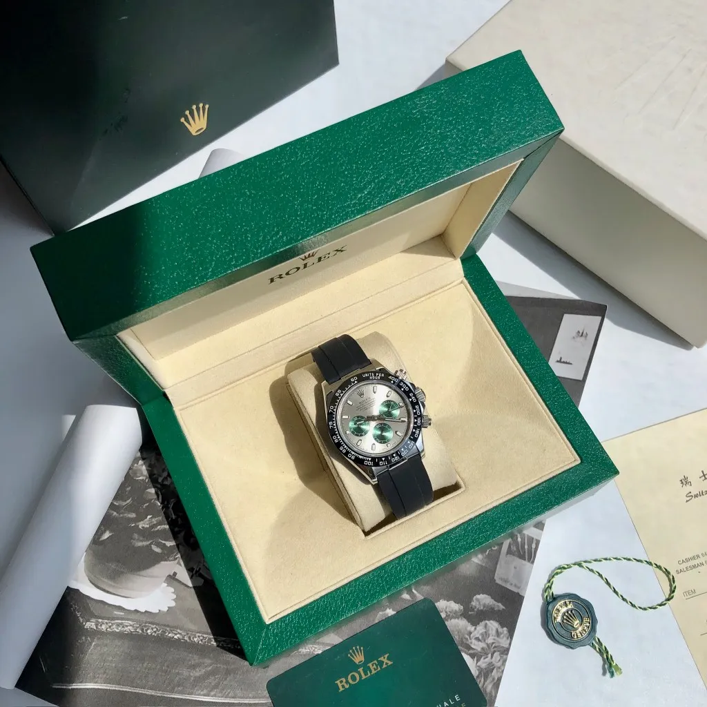 【High-end replica】💰1160! Customized all-in-one machine 💰1720! Rolex Daytona Series [Diameter] 40mm [Movement] Equipped with imported fully automatic mechanical movement [Ring] Imported finely polished ring/ceramic ring [Mirror] Scratch-resistant sapphire glass mirror [Material] Imported 316L stainless steel case [Strap] Stainless steel three-bead strap/high-quality tape [Buckle] Original buckle Super high quality, more beautiful in kind, market exclusive! Classic men's casual watch, the standard accessory for successful men, allowing you to wear it once and for all!