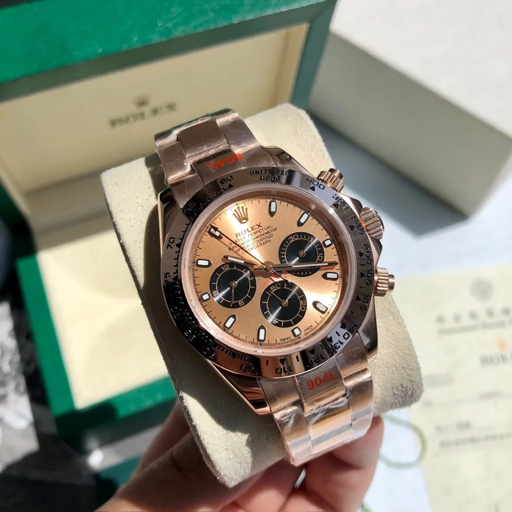 【High-end replica】💰1160! Customized all-in-one machine 💰1720! Rolex Daytona Series [Diameter] 40mm [Movement] Equipped with imported fully automatic mechanical movement [Ring] Imported finely polished ring/ceramic ring [Mirror] Scratch-resistant sapphire glass mirror [Material] Imported 316L stainless steel case [Strap] Stainless steel three-bead strap/high-quality tape [Buckle] Original buckle Super high quality, more beautiful in kind, market exclusive! Classic men's casual watch, the standard accessory for successful men, allowing you to wear it once and for all!