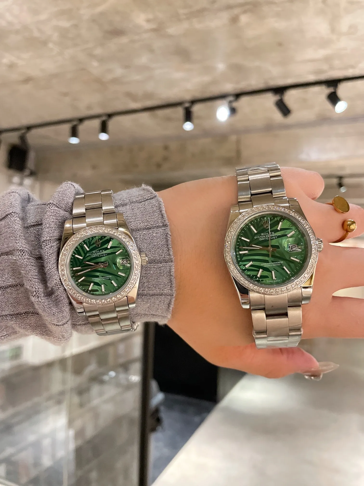 [High-end replica] 💰960 each! Rolex Datejust series classic women's model, solid three-bead steel belt-original press buckle, Xiaohongshu hot recommendation, the design shows the unique noble and elegant goddess temperament! The 316 stainless steel case is paired with Swarovski crystal diamonds and is inlaid by hand. Its feminine, high-end and not flashy style is widely loved by successful people. It has gradually gained popularity and is highly respected by ladies from all walks of life. Exquisite craftsmanship, combining nobility, elegance and unique temperament