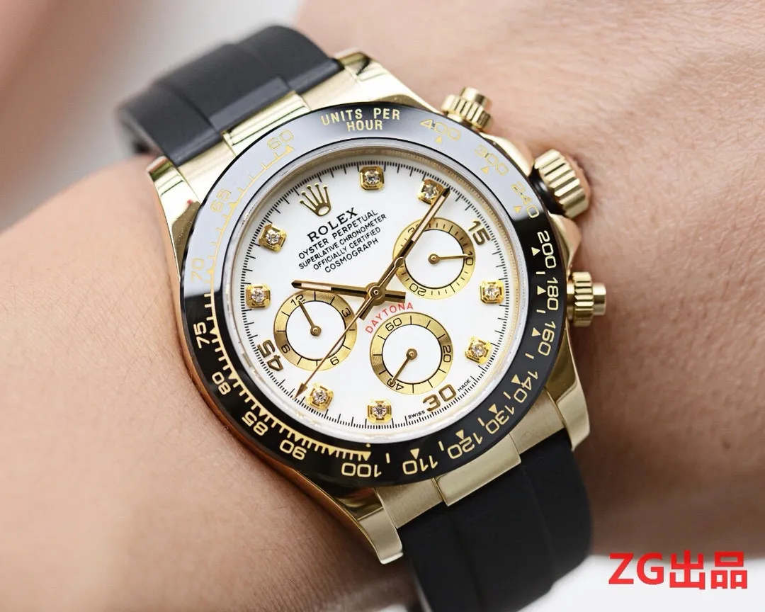 Rolex Cosmograph Daytona Movement: The top replica quality multi-functional fully automatic mechanical movement on the market - No. 7750 (high quality. Strongest reputation) Case material: 904L stainless steel Solid outer ring with needle speed scale (the same as the original) Table diameter: 40mm Product grade: First-class watch Glass: Sapphire mirror Strap: Qysterflex. High-performance synthetic rubber coated elastic metal sheet (exclusive first) Built-in: Swiss fish-scale washed 7750 mechanical movement, exclusive customized version🎈🎈 Exquisite in kind, a must-have for friends in physical stores