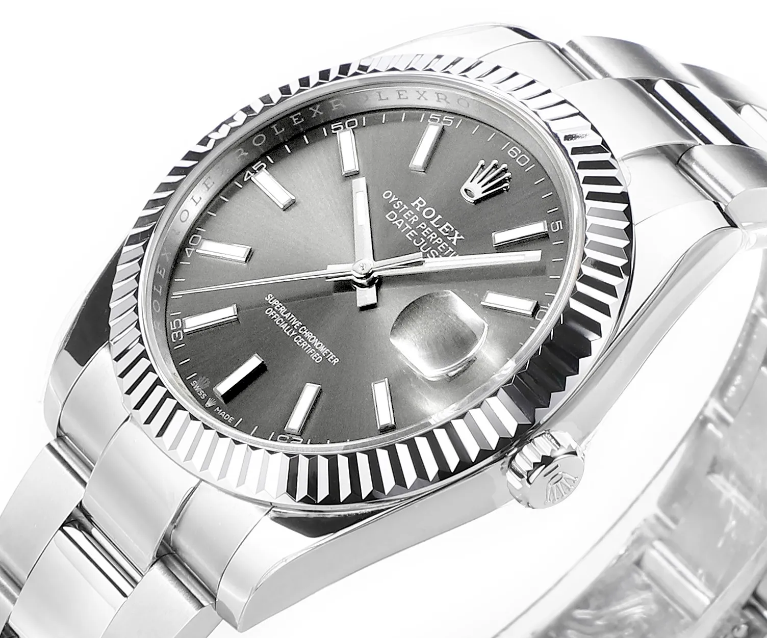 【High-end replica】💰1160! 【Customized all-in-one machine】💰1720! [Top replica] Private chat! ! ! The Rolex Datejust 41mm series creates a classic watch model. 1: The movement adopts Swiss 3235 movement. 2: In terms of material, the overall material is made of 904 steel. The curvature of the side of the case is polished in place, and the thickness of the side is consistent with the original. 3: Classic dog tooth collar. The platinum (electroplated) ring presents a radiant light effect that is extremely close to the original version, and the triangular pit pattern is clean and neat. 4: The watch mirror is made of real sapphire mirror, which increases the transparency of the watch. At the same time, it has been treated with anti-glare technology, making it very convenient to read watch data and has high hardness. 5: The only synchronous original thickness in the market is 11.5mm. This picture was taken in top reproduction quality!