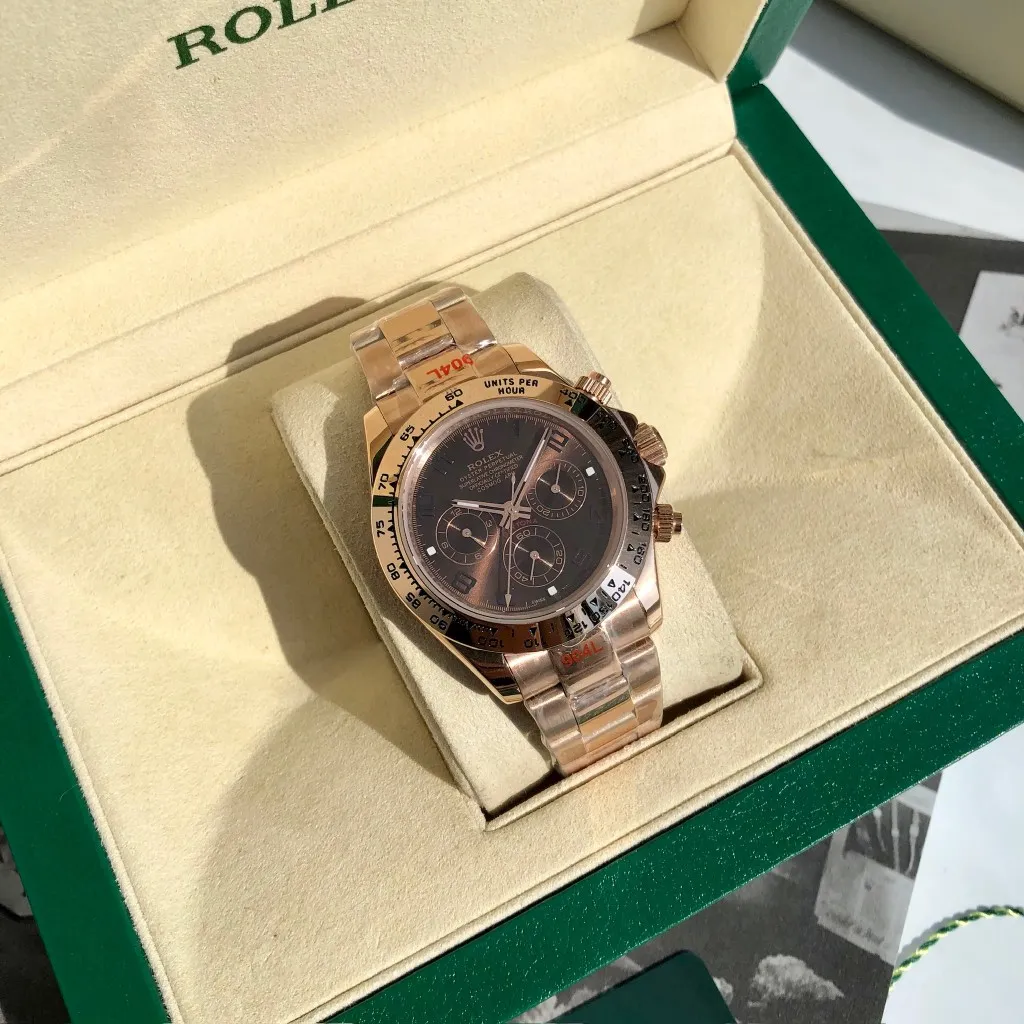 【High-end replica】💰1160! Customized all-in-one machine 💰1720! Rolex Daytona Series [Diameter] 40mm [Movement] Equipped with imported fully automatic mechanical movement [Ring] Imported finely polished ring/ceramic ring [Mirror] Scratch-resistant sapphire glass mirror [Material] Imported 316L stainless steel case [Strap] Stainless steel three-bead strap/high-quality tape [Buckle] Original buckle Super high quality, more beautiful in kind, market exclusive! Classic men's casual watch, the standard accessory for successful men, allowing you to wear it once and for all!