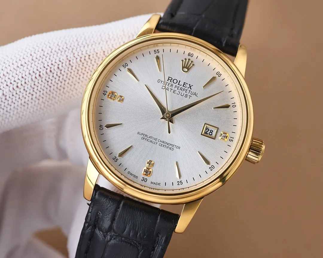 The latest 2023 hot model is the Rolex [ROLEX] men's watch. It adopts a unique dial design and is matched with a more high-end and luxurious Rolex. When you first meet Rolex, you must dream of owning it one day. Wearing a Rolex will make you prosperous and prosperous. You deserve it. Reviews are welcome! ! Movement: with brand new imported 8215 Citizen (zero repair) Size: 40 Mirror: sapphire glass never scratched Material: 316L stainless steel case Power: 48 hours storage Waterproof depth: 100 meters Italian calf leather belt, original pin buckle!