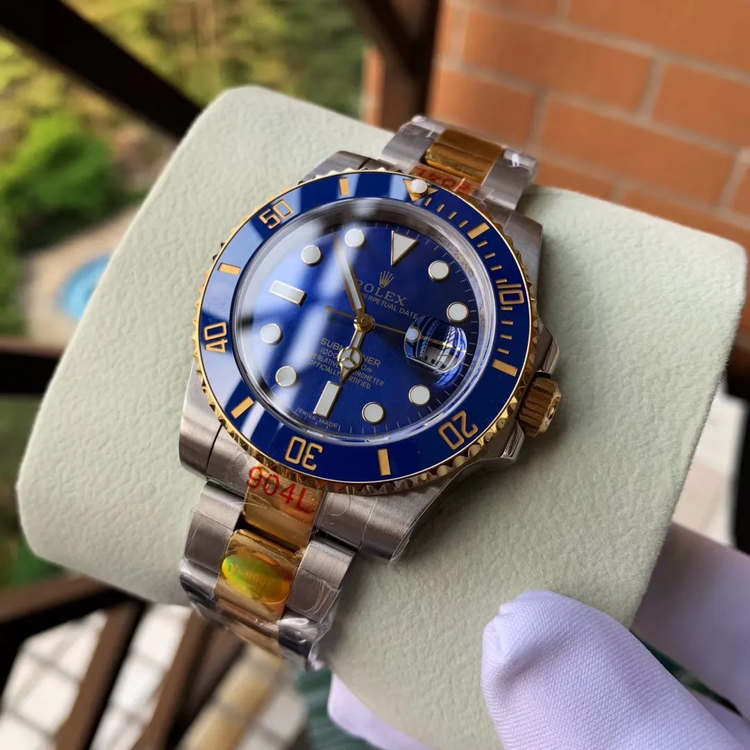 【Foreign trade import】💰3900! Factory N V8 version 2836 movement arrives‼ Official one-to-one replica of the original version (super version) Rolex SUB Submariner series model 116610 gold series/green water ghost/black water ghost/blue water ghost, original mold opening, equipped with 2836 movement, the most classic Oyster style: [904L stainless steel case] size 40mm X The 13mm Oyster case is consistent with the original product. Through careful polishing and strict quality control, the shape is ensured to be in place, and the brushing and polishing are comparable to the original craftsmanship. [Crown] One case and one crown, carefully crafted, each crown logo faces upright, highlighting the symbol of the king. The master watchmaker strives for excellence in every detail, and continues the waterproof system of the lock, just like the original. [904L Stainless Steel Watch Strap] The three-row link Oyster watch strap is made of fully brushed technology, which is delicate and clean. It is equipped with an Oyster safety buckle. The elegant solid link watch strap is full of texture and comfortable to wear. [Mirror] Made of scratch-resistant sapphire mirror and blue film calendar crystal. [Bezel] The bezel is made of one-piece (non-etched) sapphire luminous beads, the platinum electroplated scale has a uniform color that will never fade, and the ice blue super bright luminous. 300 meters waterproof. Each watch has been strictly tested before leaving the factory to ensure quality. Please pay attention to more details. 🔥Top quality products are constantly produced🔥