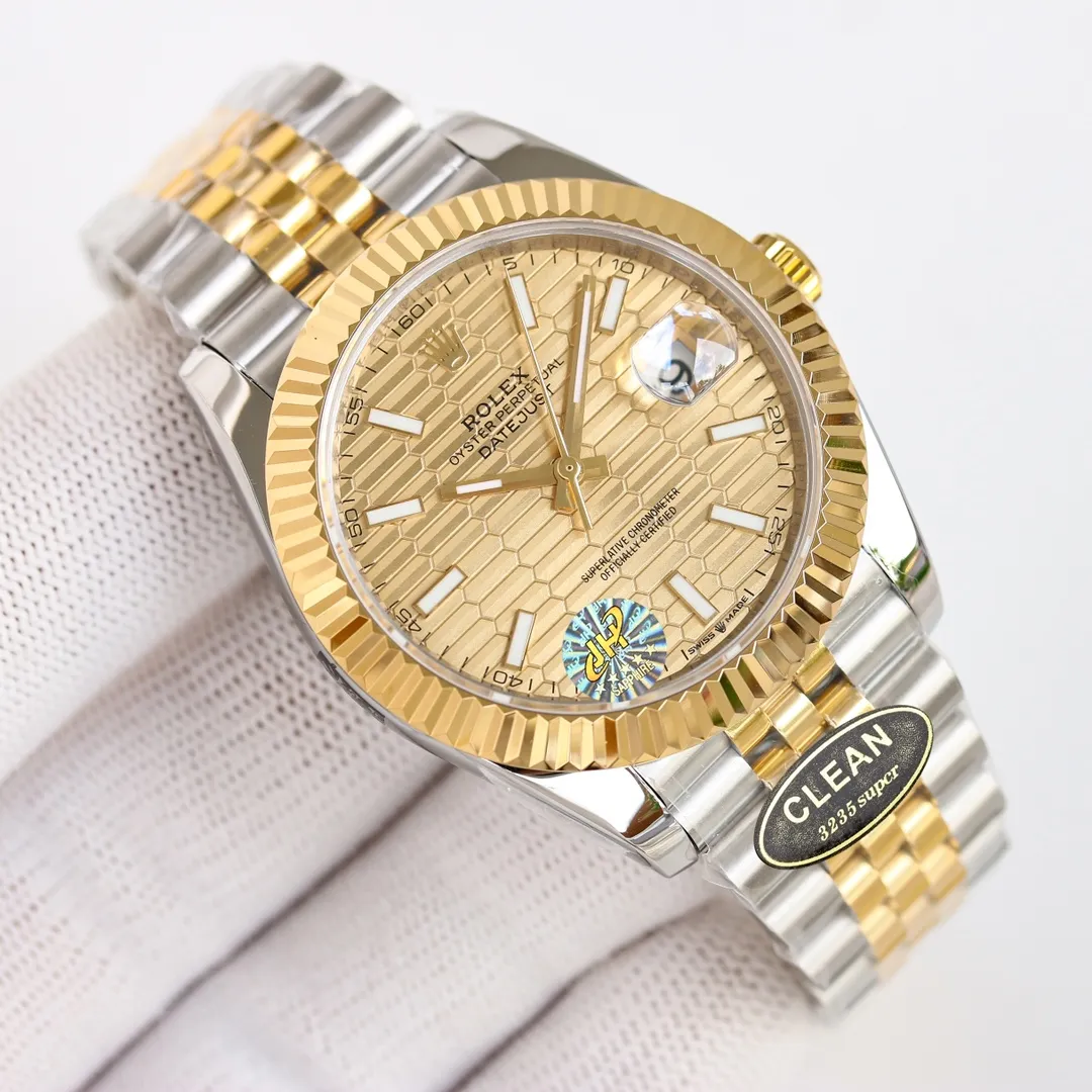 Factory C’s new masterpiece! The Rolex Datejust series continues to improve the re-engraving effect, and the ROLEX Rolex gold, rose, and stainless steel research spirit of continuous improvement, especially the industry recognition of the five artifacts, currently sales have been on an upward trend! [Size] Diameter 41mm [Mirror] Anti-scratch blue crystal glass, anti-reflective convex magnifying calendar window [Case] ​​316L stainless steel, the crown is the same as the counter! The white shell is a rod below the crown! The golden shell is the two points below the crown! The side of the case is consistent with the original version and has an anti-counterfeiting QR code added. [Movement] Seagull 2824 automatic mechanical movement, ensuring the stability of the movement! [Watch strap] The strap tips of the Oyster three-piece and five-piece straps are consistent with the original ones. They are assembled in 5 pieces and are very difficult to assemble! The strap head is more detailed and optimized! The folding clasp of the watch chain is as easy to buckle as at the counter, and the details of the watch buckle are also well engraved!  Excellent replica and sincere masterpiece! Let's do it together once and for all! Welcome all cousins ​​to taste it!