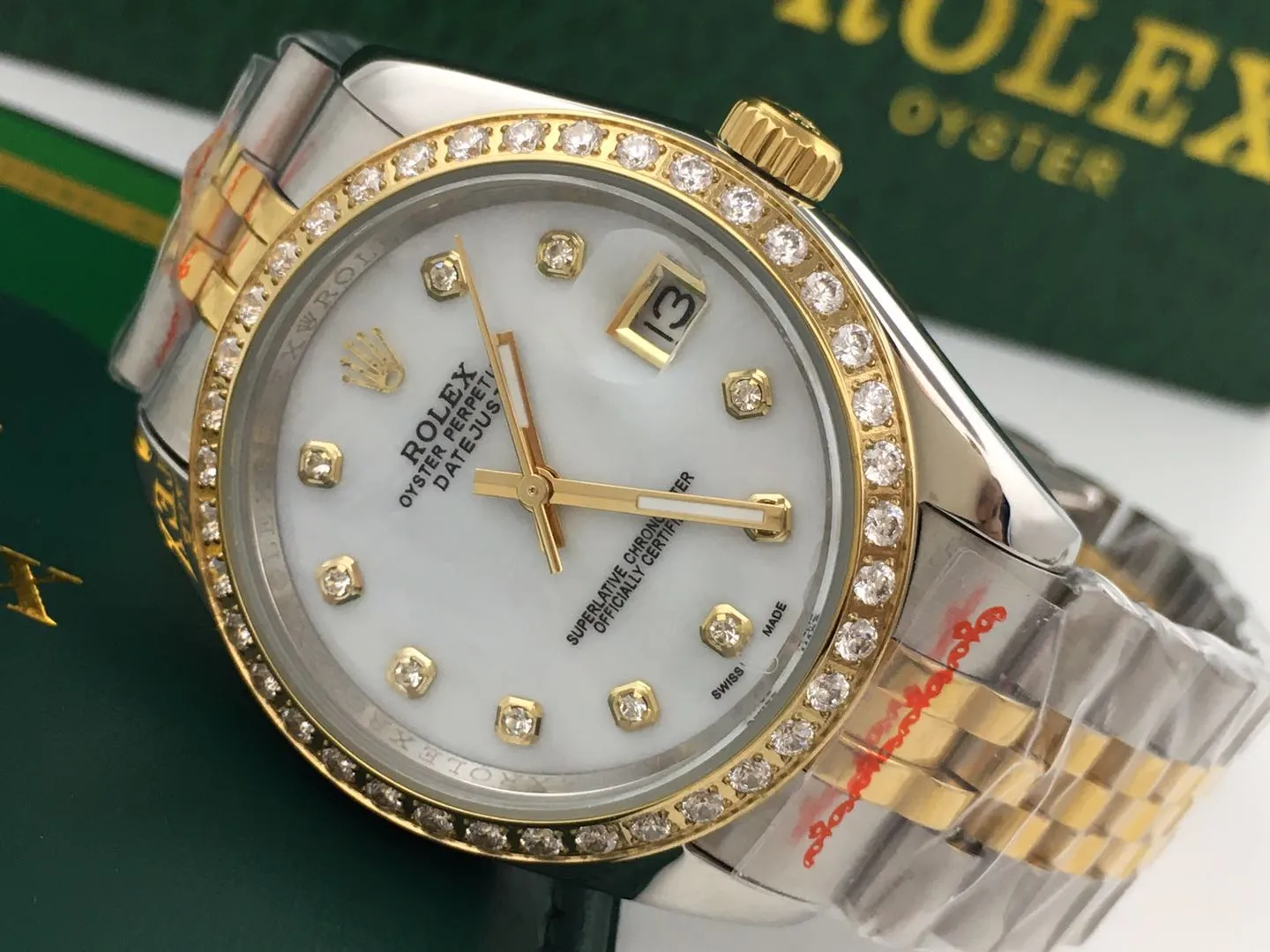 【Foreign Trade Import】💰1240 each! Watches for Couples✨Rolex shell-faced diamond fully automatic mechanical couple's casual fashion watch. The stainless steel case and strap are light and sturdy, highlighting the texture. The diamond-set dial is unique and dazzling. Additional calendar display function, convenient and elegant.