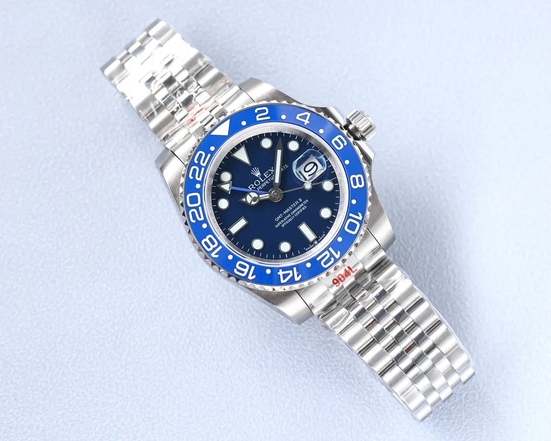 【Foreign Trade Import】💰1720! Rolex Greenwich GMT's new hot model - Blue Circle Rolex's 2021 blockbuster hot model, replicas all the visible appearances of the original, far surpassing the so-called "imitation machines" with the same craftsmanship, giving full play to the quality of the big manufacturer, satisfying all kinds of "B" scenes [Color] [Movement] The first domestic independent pearl movement, the GMT pointer supports the original synchronization and monotonic function, factory movement detection and adjustment, and the appearance details are synchronized with the original genuine product! True to both inside and outside [Strong] [Literal] As always, the high-quality surface of Laojia, super original synchronized luminous color, strong durability, no spots and defects on the scale, continues to lead the market in literal quality of the same level [Ring] Thanks to the care of the top craftsmen in the industry, it is matched with the original color-difference ceramic ring, and the ring scale is delicate and well-proportioned, which can be compared with the big manufacturers. [Accessories] Original and consistent factory accessories, exclusive custom-made three codes in one, that is: the model and number of the watch number, identity card, and barcode label are the same, and there is no duplication [Case] 316 stainless steel case, scratch-resistant sapphire crystal glass mirror, anti-reflective convex magnifying (2.5 digits) calendar window, the magnification is synchronized with the original, reading time and calendar are clear and transparent [strong] 🔥Top quality products continue to be produced🔥