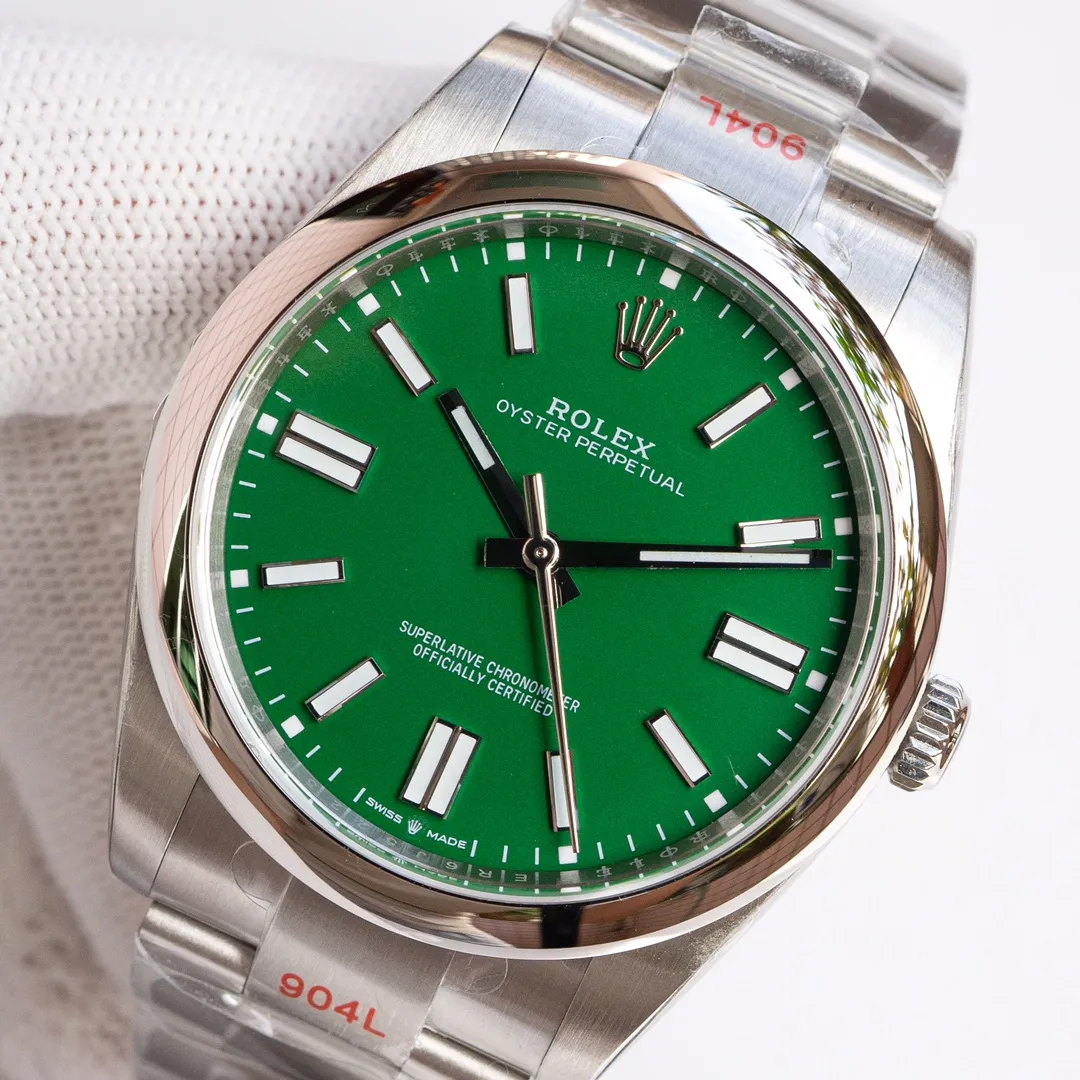 EW2020 new Rolex Oyster Perpetual 41 series 1⃣️With Rolex’s new 3230 movement; 2⃣️The thickness is 12mm consistent with the original: the diameter of the watch is 41mm; 3⃣️Polished nails; top Swiss ice blue luminous, consistent with Rolex’s original luminous; 4⃣️Super 904 steel material; sapphire glass; 5⃣️Top workmanship, each strap fits perfectly with the lugs, giving the wrist the highest comfort; every ultimate detail is the sincerity of the EW factory's ingenious development! !