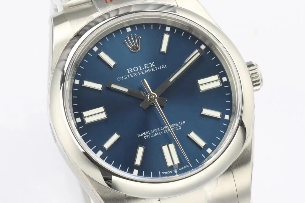 【High-end replica】💰1160! 【Customized all-in-one machine】💰1720! Rolex Oyster Perpetual 41mm men’s brand new upgrade! The colors are complete, and the official website has matching colors❤️! It is equipped with a brand new imported 9015 all-in-one mechanical movement, which has stable running time. The mirror is made of double-layer sapphire mirror, which is more wear-resistant and scratch-resistant. It is waterproof to a depth of 100 meters and can swim🏊. Buy with confidence! 😘