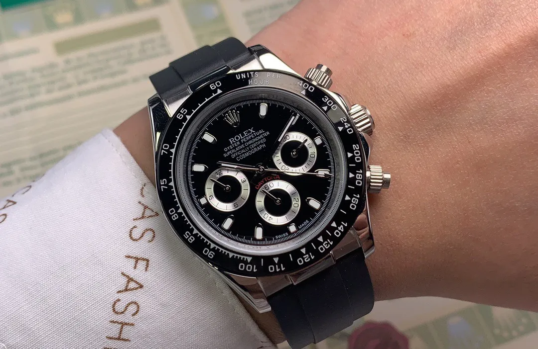 【High-end replica】💰970! Rolex ROLEX⌚️Daytona Series💀Automatic Machine•40mm🔴️Sapphire Glass🎱Waterproof Rubber Strap🍴Safety Buckle🃏Life moves forward every second, but never comes back♠️And there is only limitless learning.