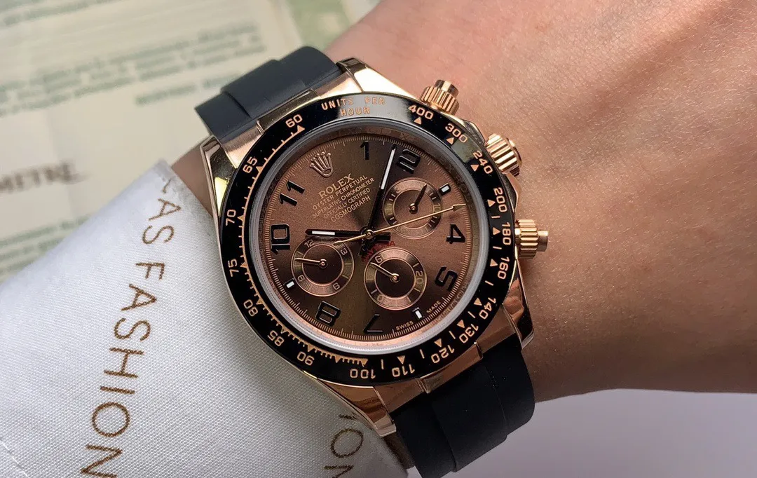 【Foreign trade import】💰970! Rolex ROLEX⌚️Daytona Series💀Automatic Machine•40mm🔴️Sapphire Glass🎱Waterproof Rubber Strap🍴Safety Buckle🃏Life moves forward every second, but never comes back♠️And there is only limitless learning.