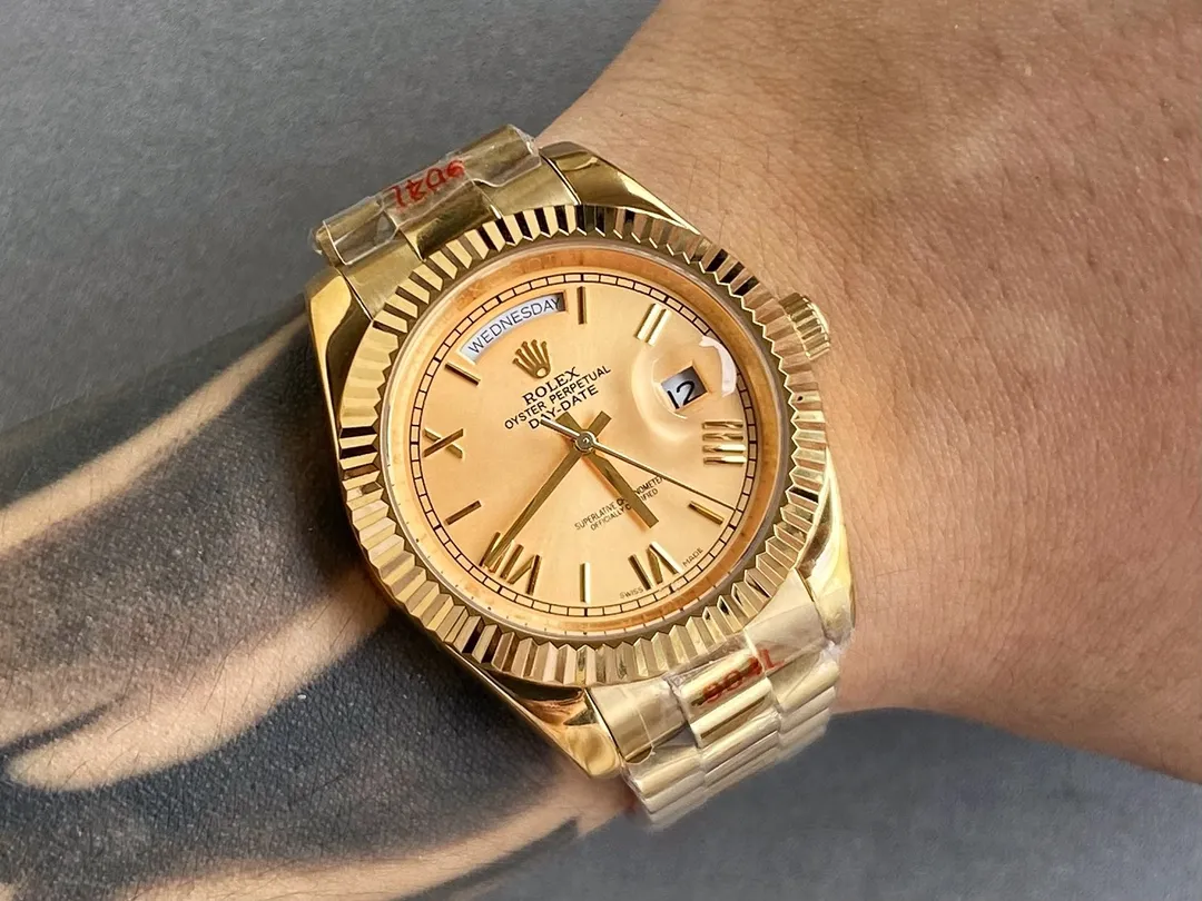 【High-end replica】💰1300! ROLEX Best Selling Classic Series: Datejust Oyster Dual Calendar Series Movement: Top imported fully automatic Citizen 8215 mechanical movement dual calendar display Case: Made of 316 stainless steel case Mirror: Sapphire scratch-resistant mirror Size: Diameter 40mm Thickness 10mm