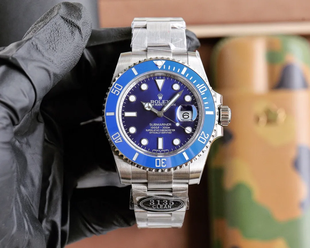 【High-end replica】💰1160! 【Customized all-in-one machine】💰1720! 【Top replica】💰3300! Factory C 3135 integrated movement Rolex Submariner super high-quality replica. The wonderful details of the entire watch are as follows: 1. The entire watch is made of 904L fine steel! The case and strap are reproduced 1:1, and the details are perfectly restored to the original! 2. Use 7 ultra-high-cost original genuine substitute surfaces! The high-precision pot-lid-shaped dial is paired with original Swiss luminous combination nails and hands! 3. Use Swiss 3135 integrated movement! The appearance parts of the movement are consistent with the original ones! Accurate travel time and powerful kinetic energy! The calendar printing is excellent! Take your pick! This picture was taken as a top-notch replica!