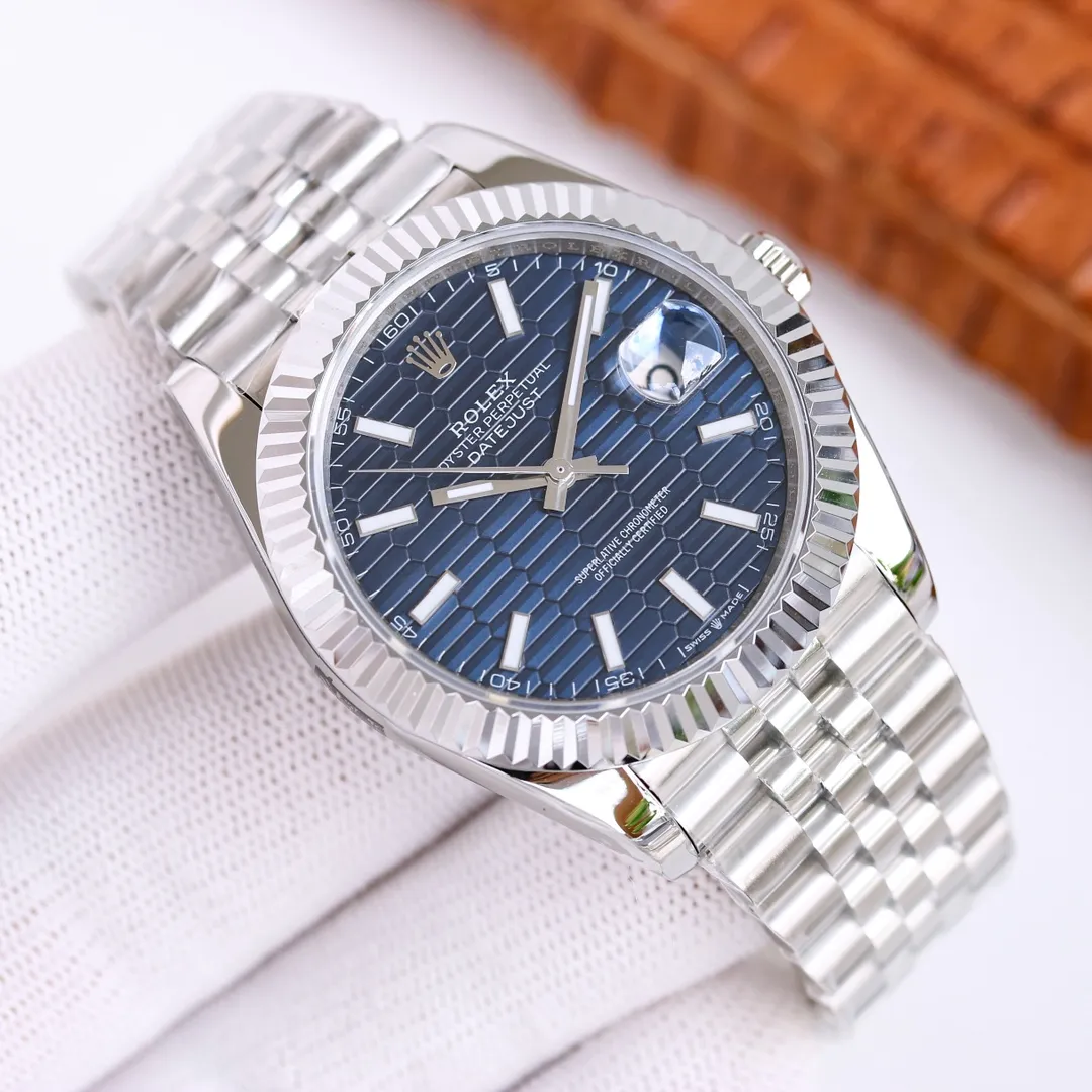 【High-end replica】💰1160! 【Top Replica】💰Private chat! The Rolex Diary series continues to improve the replica effect, and the ROLEX research spirit of continuous improvement in gold, rose, and stainless steel, especially the industry recognition of the five artifacts, has been an upward trend in sales! [Size] Diameter 41mm [Mirror] Scratch-resistant sapphire mirror, anti-reflective convex magnifying calendar window [Case] ​​316L stainless steel, the crown is the same as the counter! [Movement] 3235 automatic mechanical movement, ensuring the stability of the movement! [Watch Strap] Oyster-style three-piece and five-piece watch straps, folding buckle, as easy to buckle as at the counter, and the details of the buckle are also well engraved! This picture was taken as a top-notch replica!