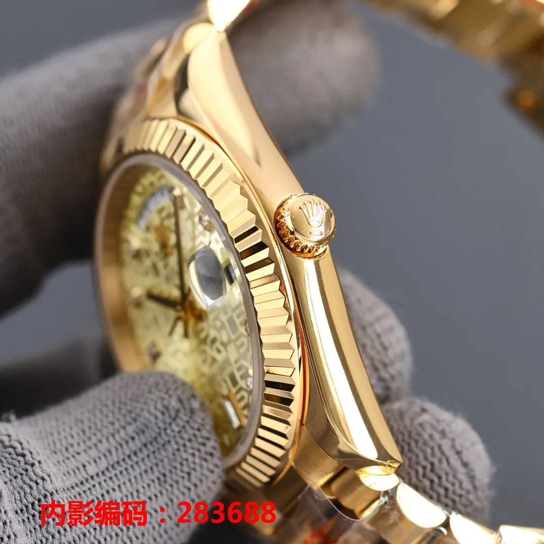 【High-end replica】💰1300! 【Customized all-in-one machine】💰1920! The new Rolex Weekly Diary, equipped with a new imported 9015 all-in-one mechanical movement 🔥Dual-calendar Weekly Diary Series Rolex (New Face) Series: Weekly Diary Series Movement: Imported from Japan, 100% pure new machine (9015 type) designed to have a service life of 10 years. Quality control: Every watch is strictly inspected and shipped after proofreading (buy with confidence) Case material: 316L stainless steel CNC engraving, ultra-precision, waterproof depth 100 meters (matching counter) Table diameter: 41MM Thickness 11MM Product grade: Super A Glass: wear-resistant sapphire crystal mirror, coated with multiple layers of anti-reflective coating Steel buckle: double folding safety clasp and push-type opening device (same as genuine) Strap: genuine 316L steel, polished and hand-assembled after cutting process, 360 degrees, no dead ends, 0 scratches, no scratch marks. The real thing is exquisite, heavy, sturdy and durable. The real thing is absolutely amazing when you get it. (The protective film is consistent with the original)