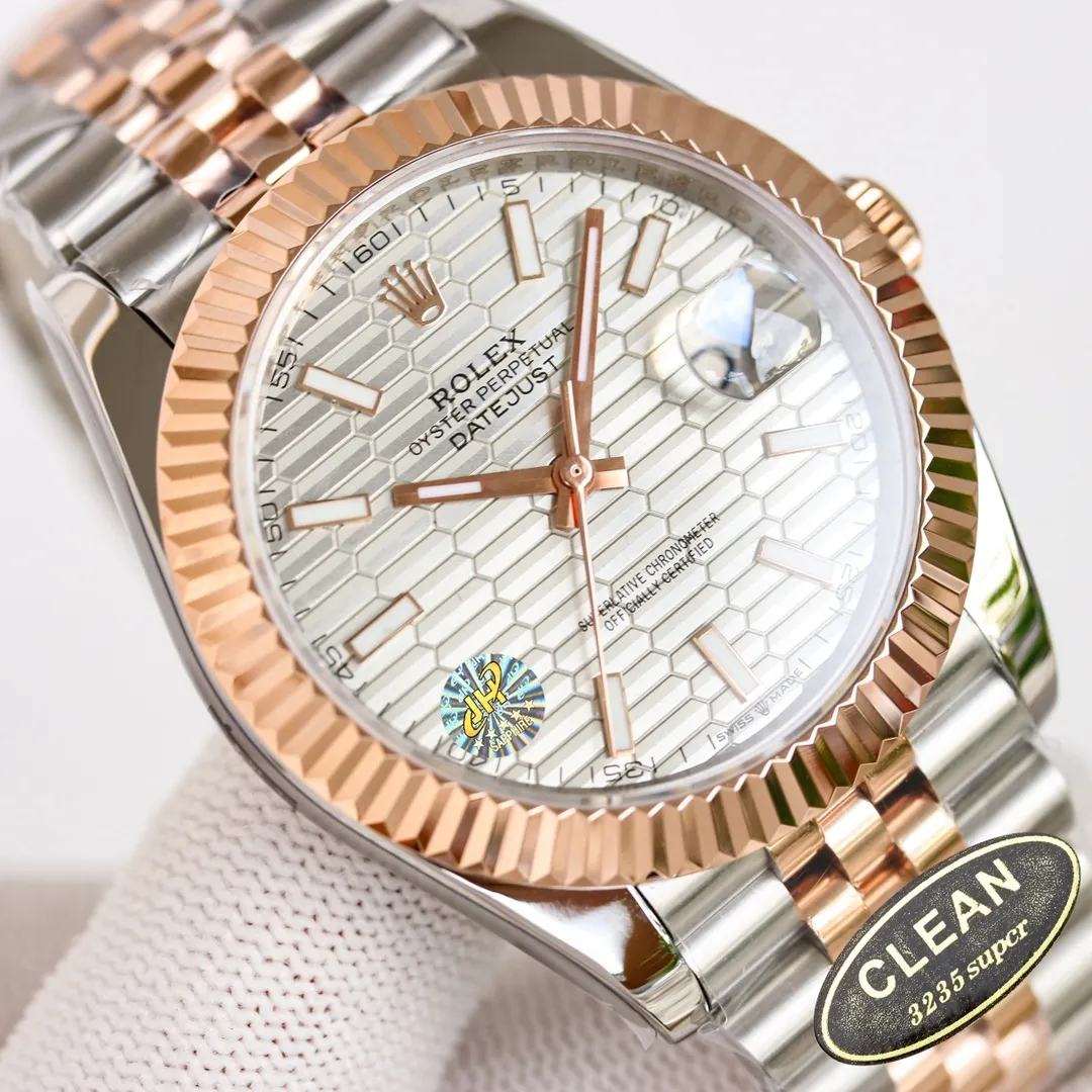 Factory C’s new masterpiece! The Rolex Datejust series continues to improve the re-engraving effect, and the ROLEX Rolex gold, rose, and stainless steel research spirit of continuous improvement, especially the industry recognition of the five artifacts, currently sales have been on an upward trend! [Size] Diameter 41mm [Mirror] Anti-scratch blue crystal glass, anti-reflective convex magnifying calendar window [Case] ​​316L stainless steel, the crown is the same as the counter! The white shell is a rod below the crown! The golden shell is the two points below the crown! The side of the case is consistent with the original version and has an anti-counterfeiting QR code added. [Movement] Seagull 2824 automatic mechanical movement, ensuring the stability of the movement! [Watch strap] The strap tips of the Oyster three-piece and five-piece straps are consistent with the original ones. They are assembled in 5 pieces and are very difficult to assemble! The strap head is more detailed and optimized! The folding clasp of the watch chain is as easy to buckle as at the counter, and the details of the watch buckle are also well engraved!  Excellent replica and sincere masterpiece! Let's do it together once and for all! Welcome all cousins ​​to taste it!